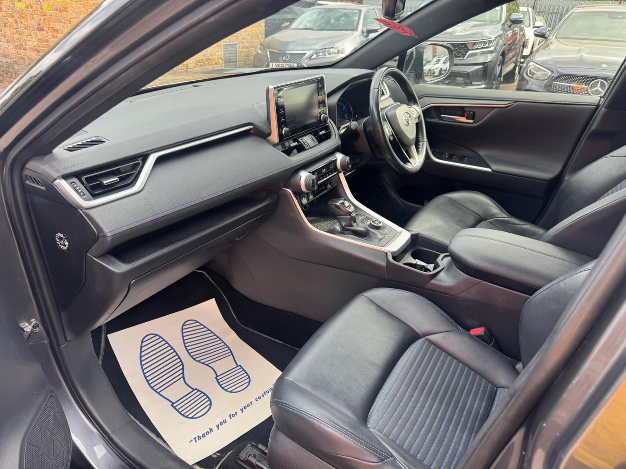 Toyota Rav4 view 10