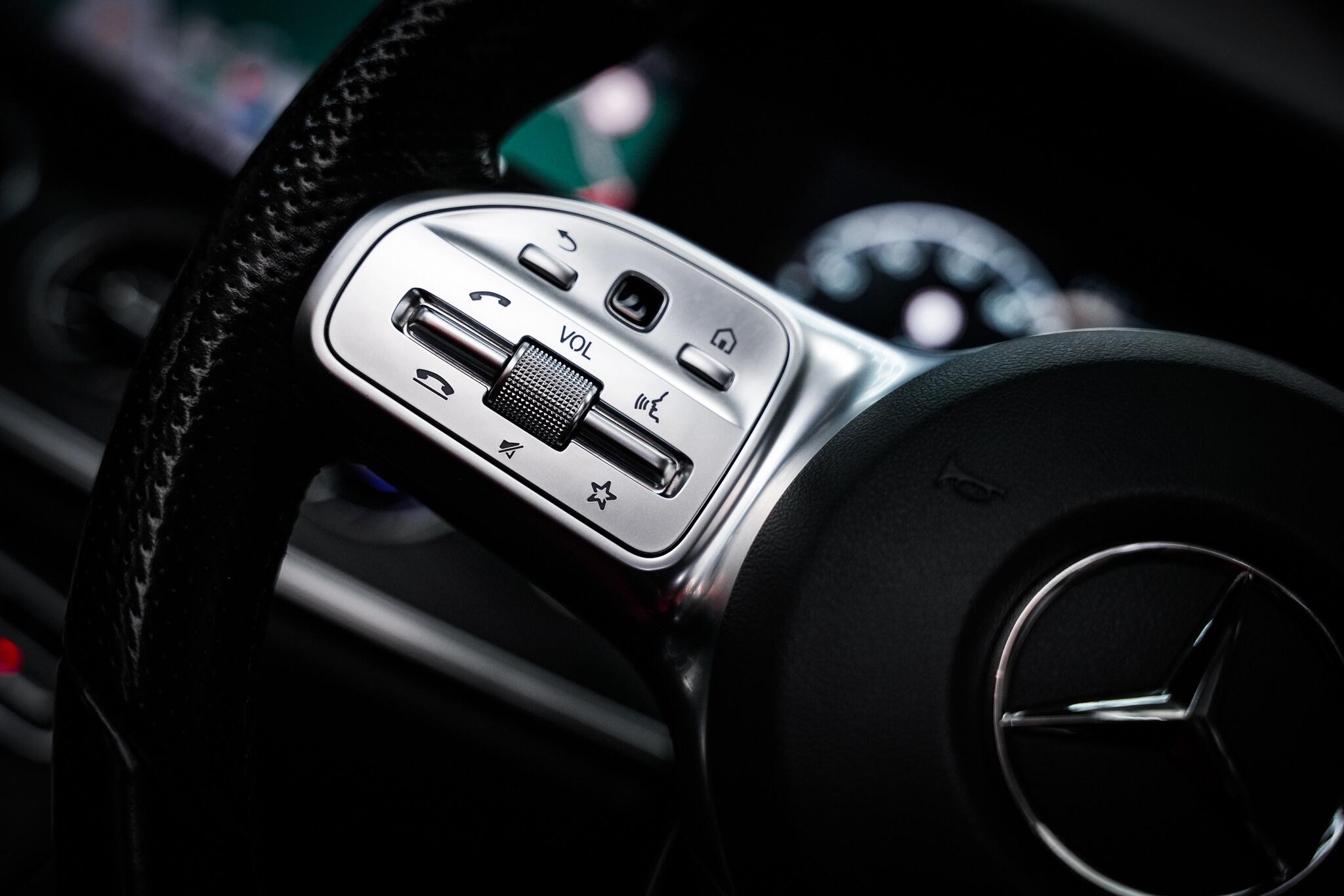Mercedes-Benz E-Class view 48