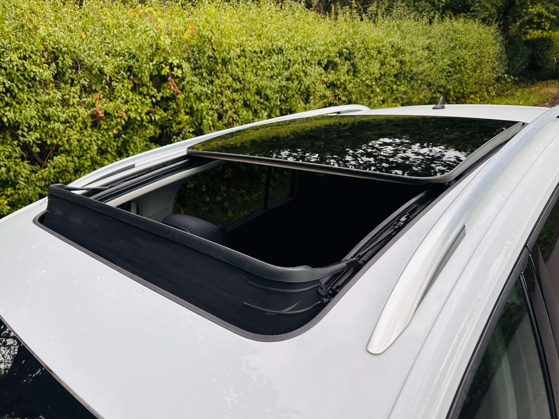 Volkswagen Touran view 36