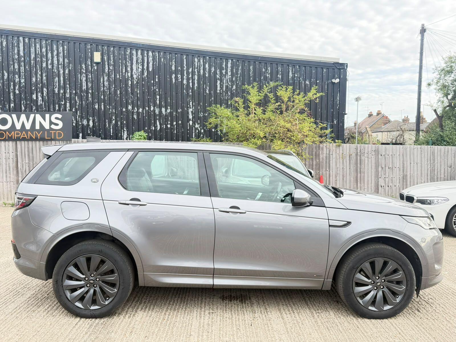 Land Rover Discovery Sport view 2