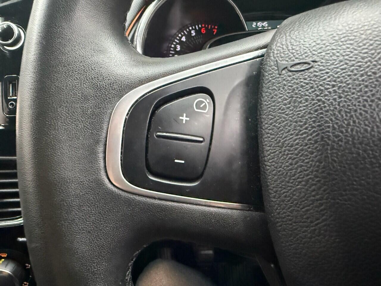 Renault Clio view 13