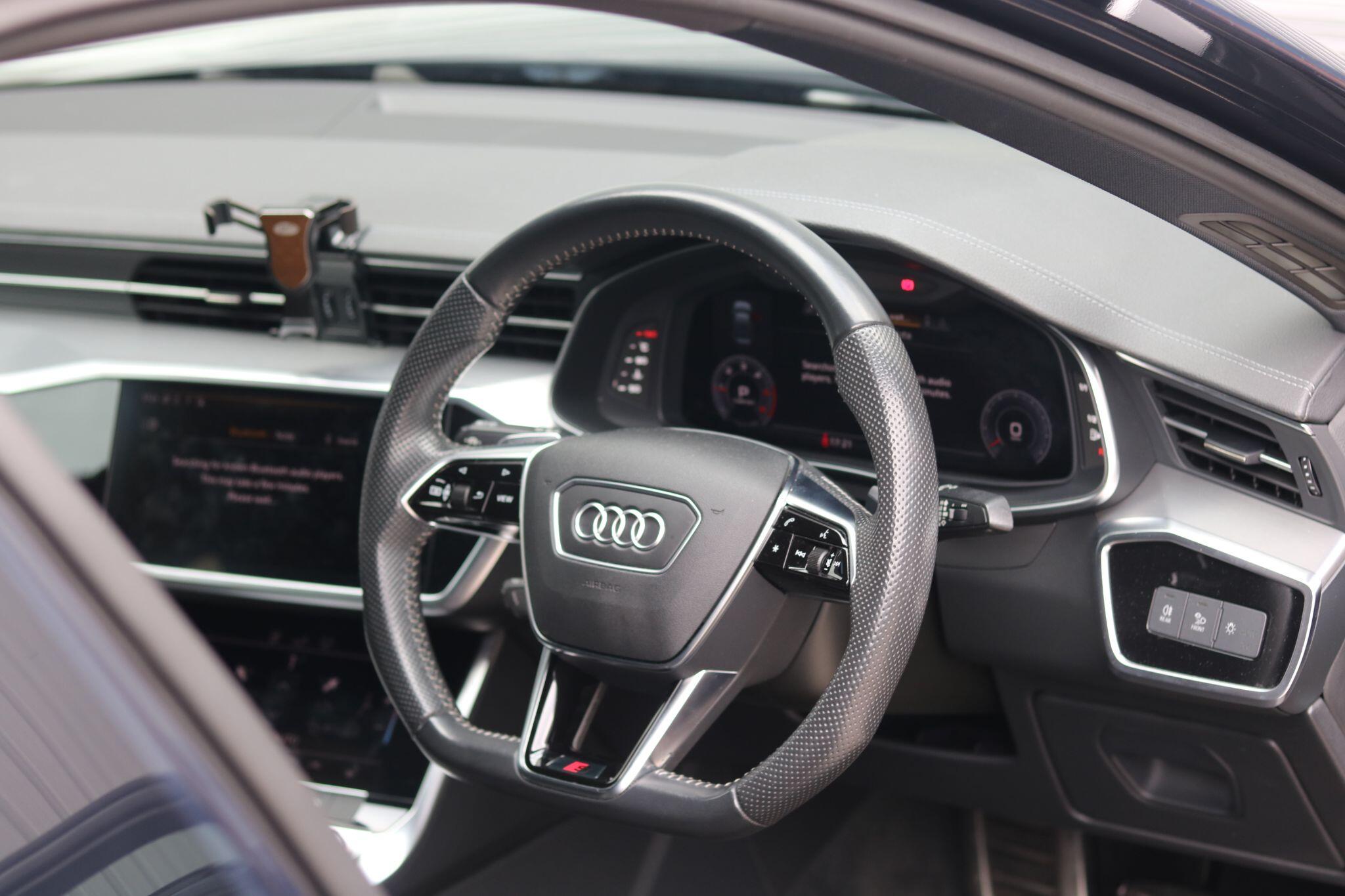 Audi A6 Saloon view 9
