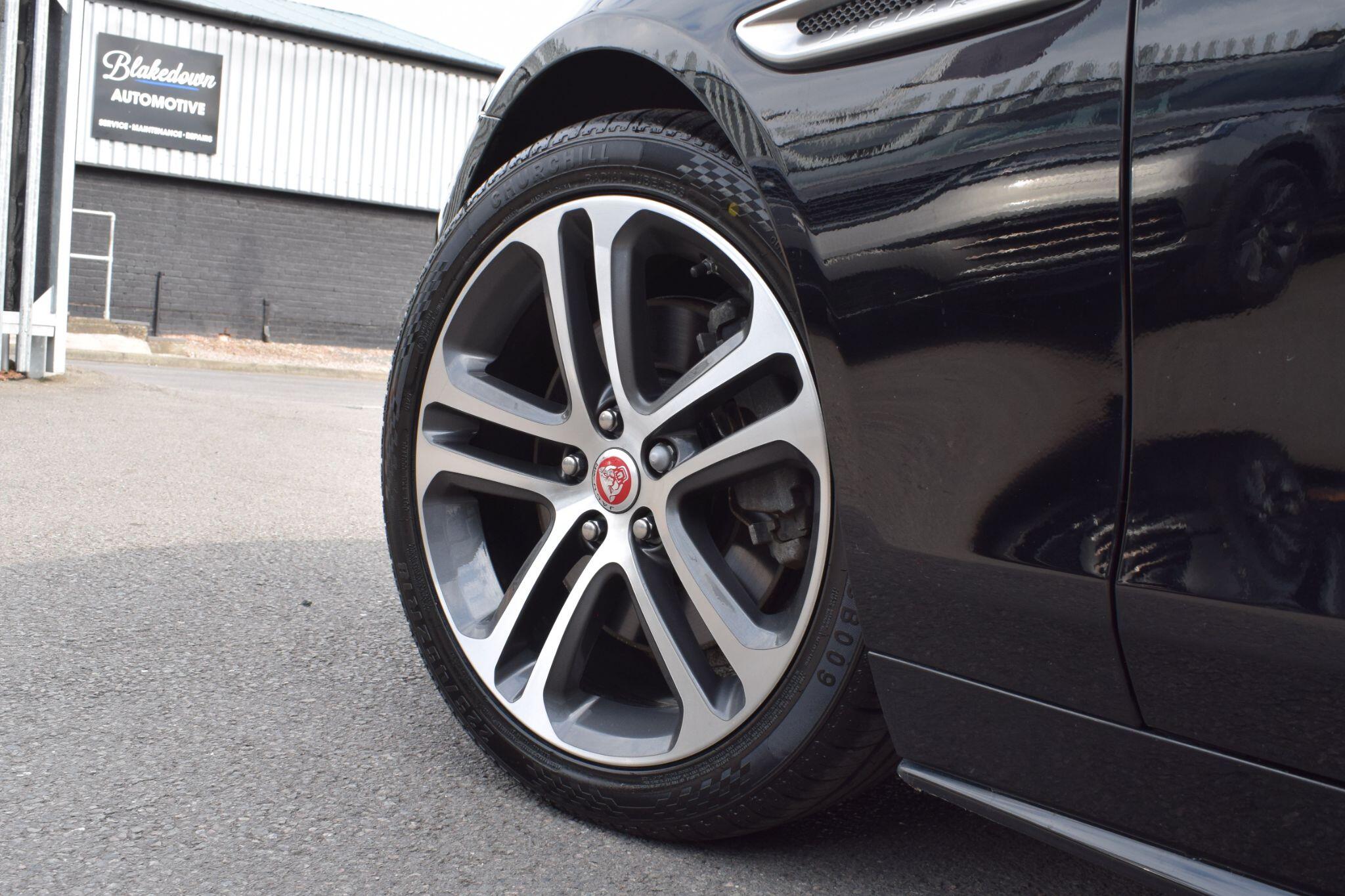 Jaguar Xe view 35