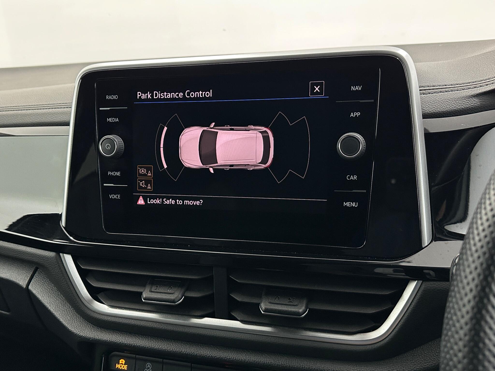 Volkswagen T-Roc view 23