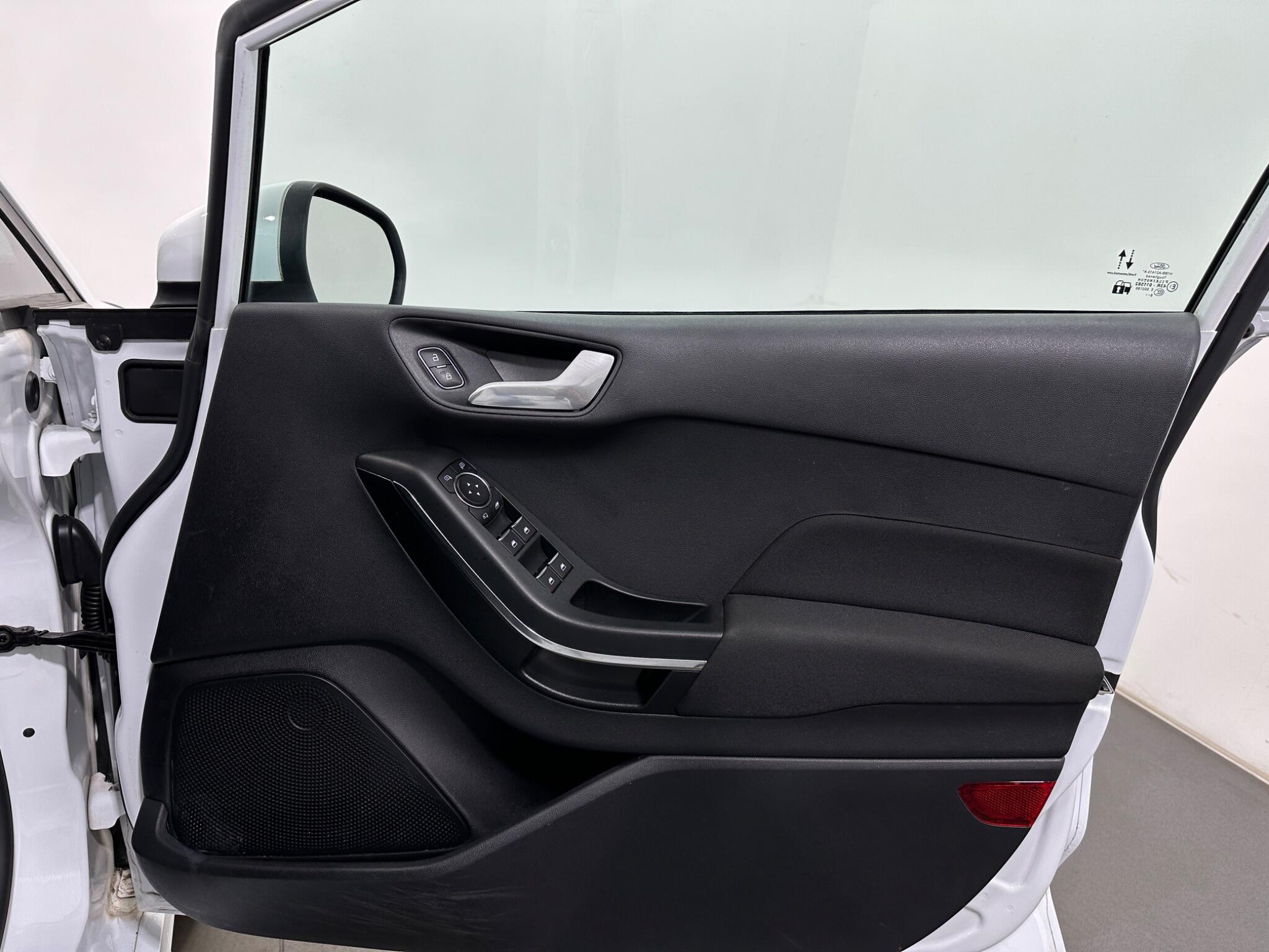 Ford Fiesta view 33