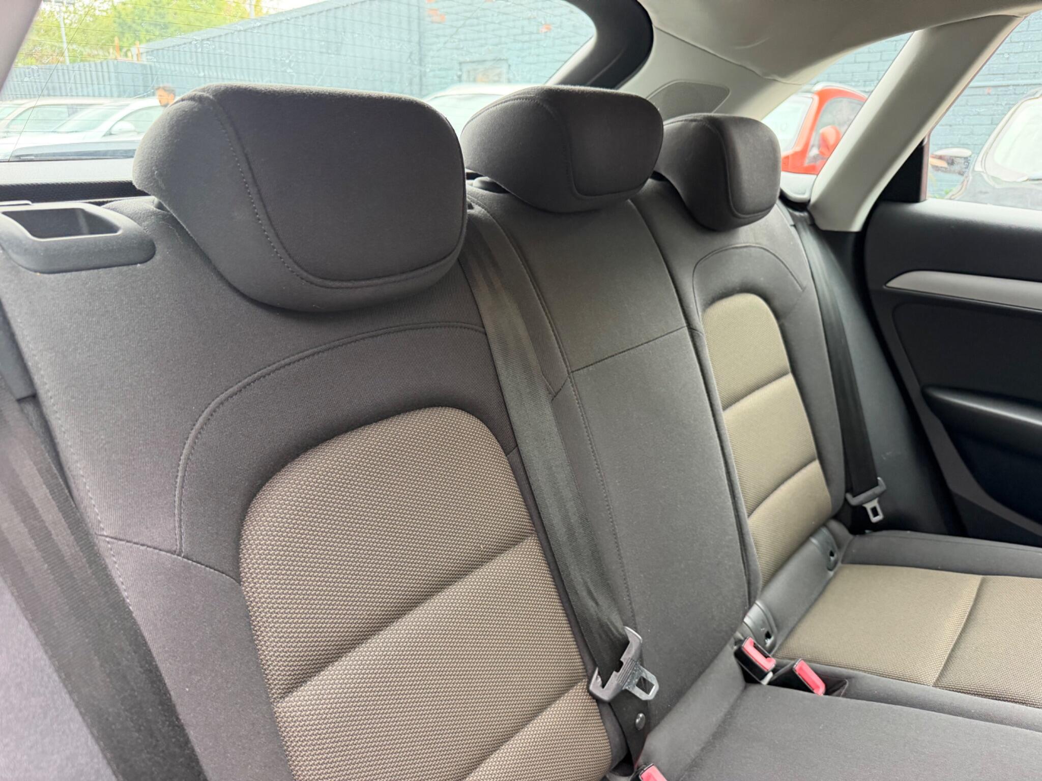 Audi Q3 view 22