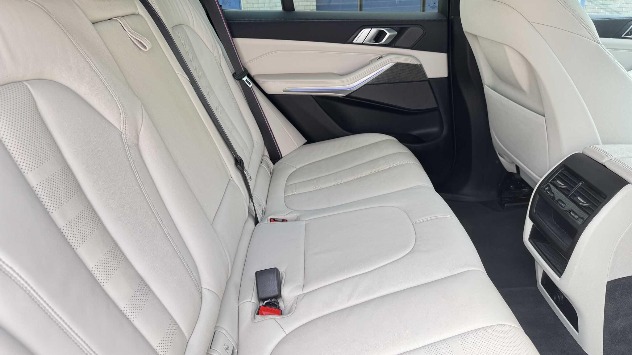 BMW X5 view 9