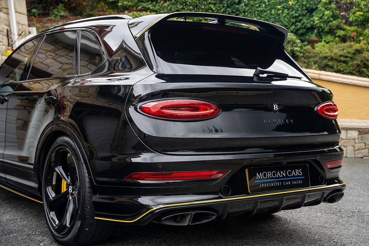 Bentley Bentayga view 10