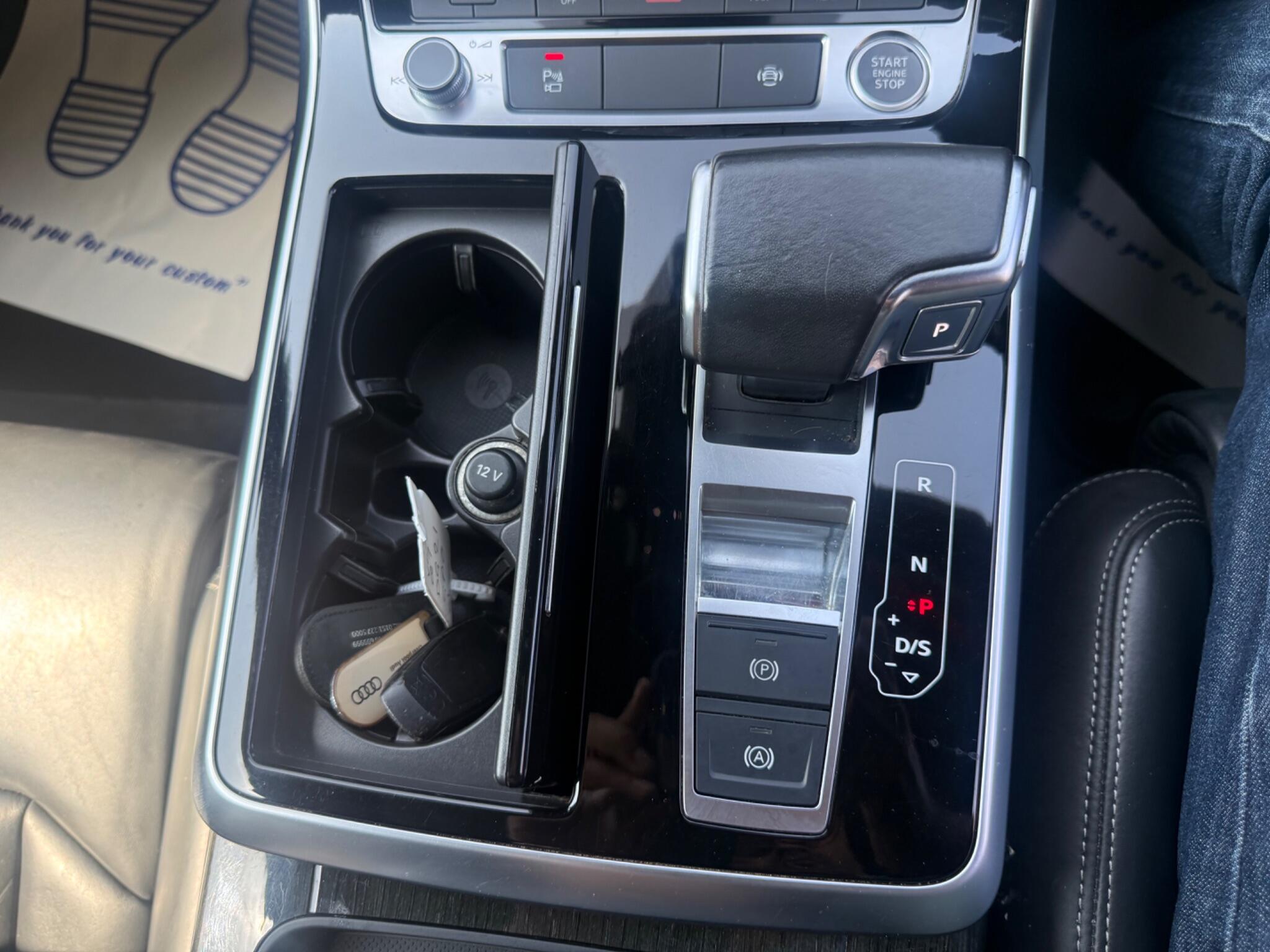 Audi Q7 view 20