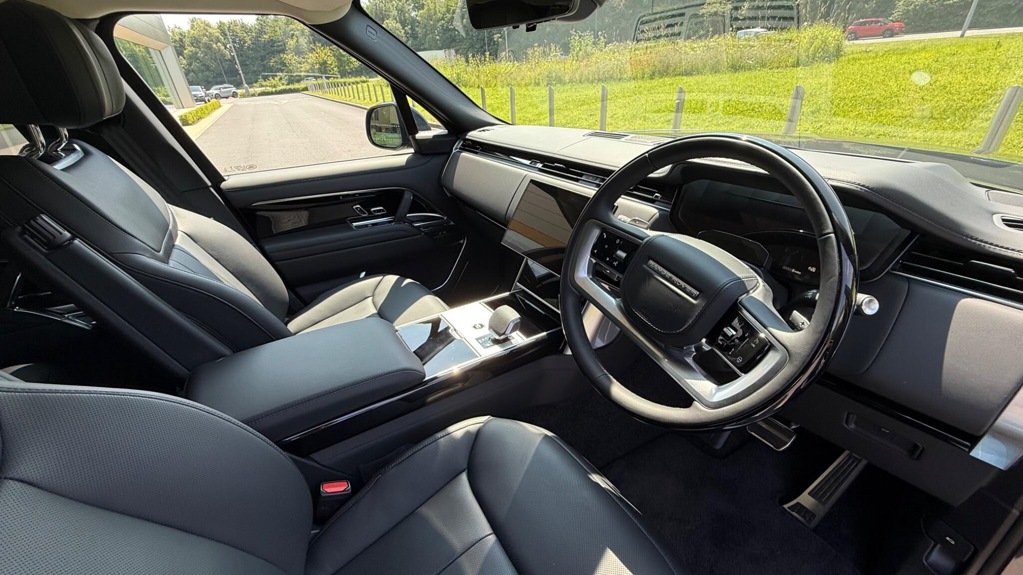 Land Rover Range Rover view 5