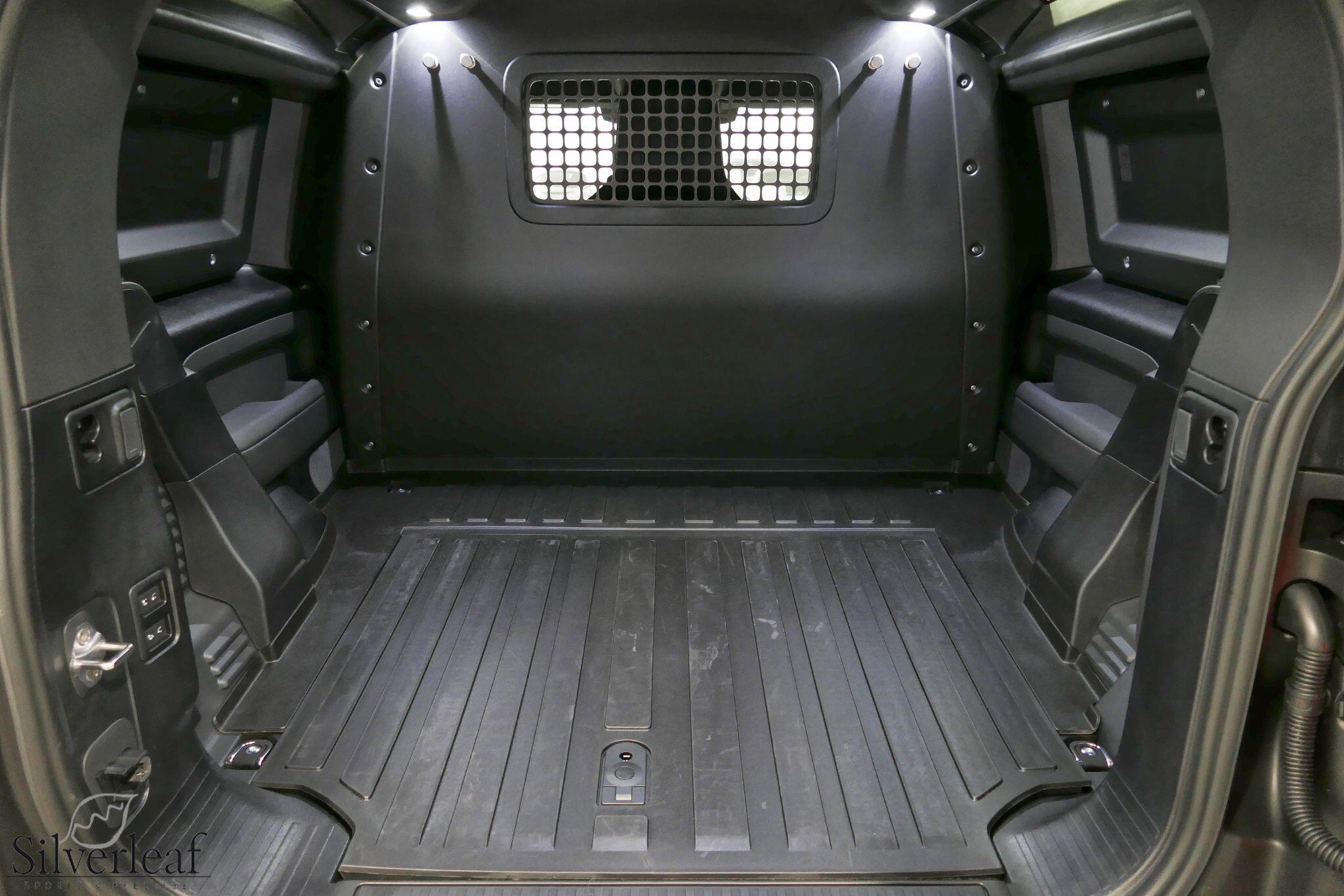 Land Rover Defender view 26