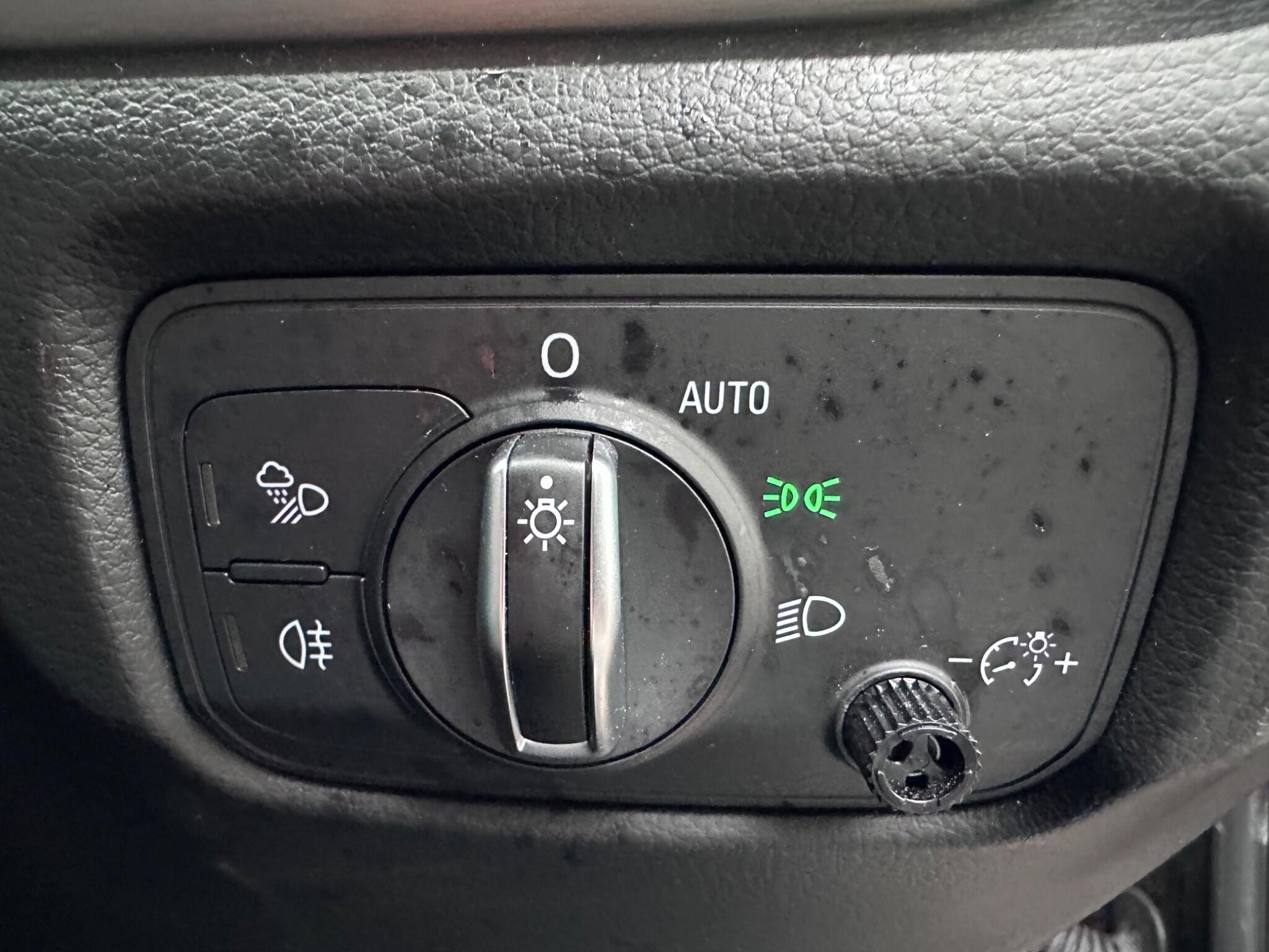 2016 Audi A3 image 36