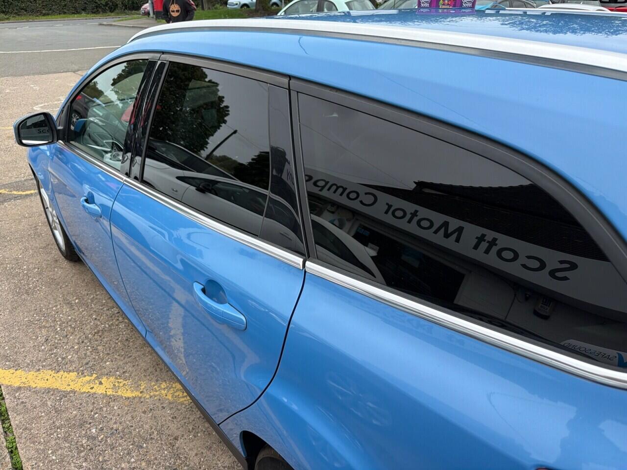Ford Focus view 19
