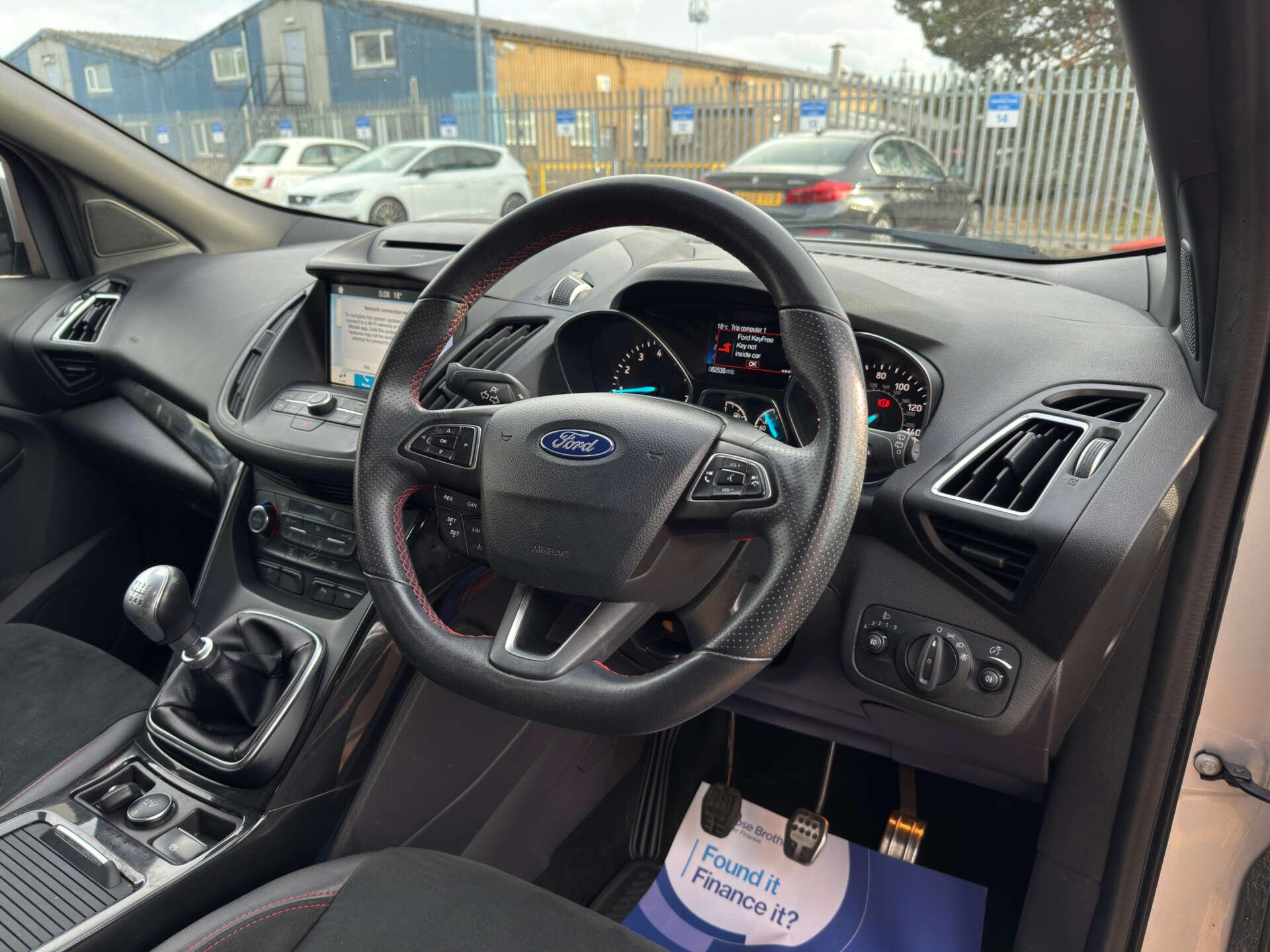 Ford Kuga view 16