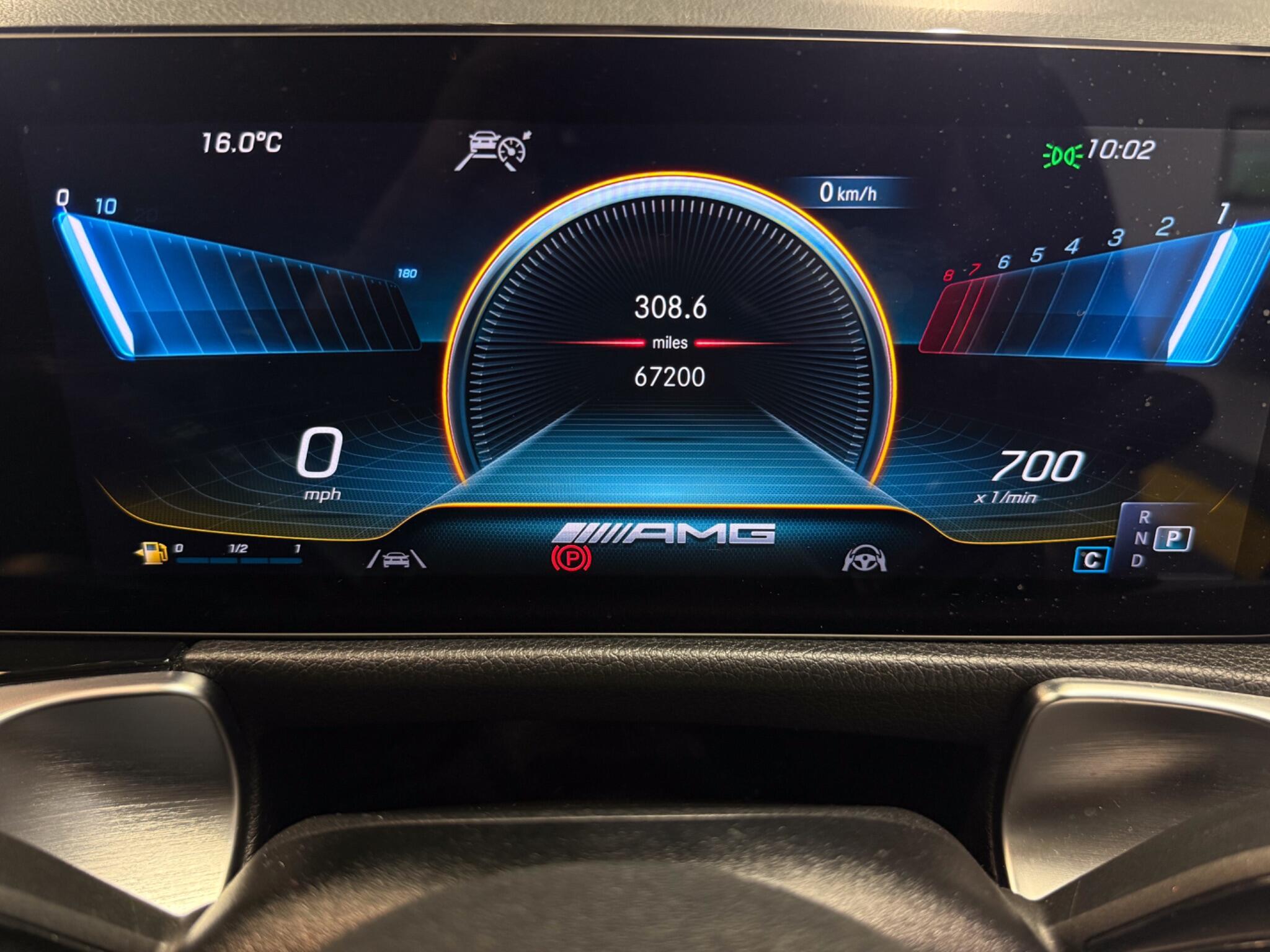 Mercedes-Benz GLB view 28