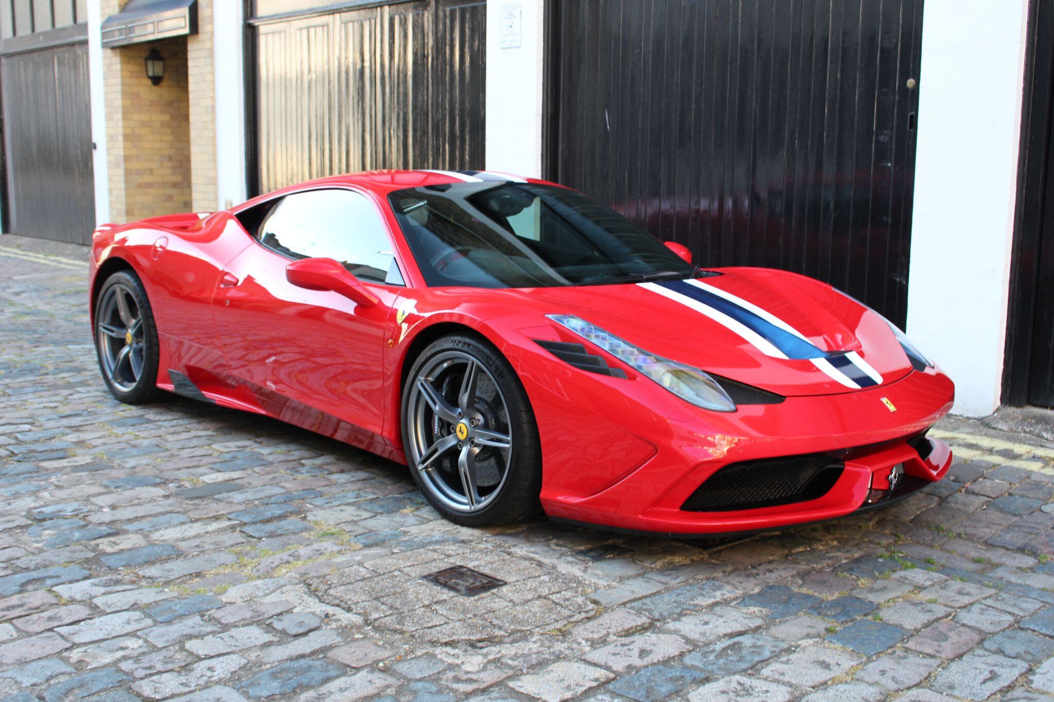 Ferrari 458 view 5