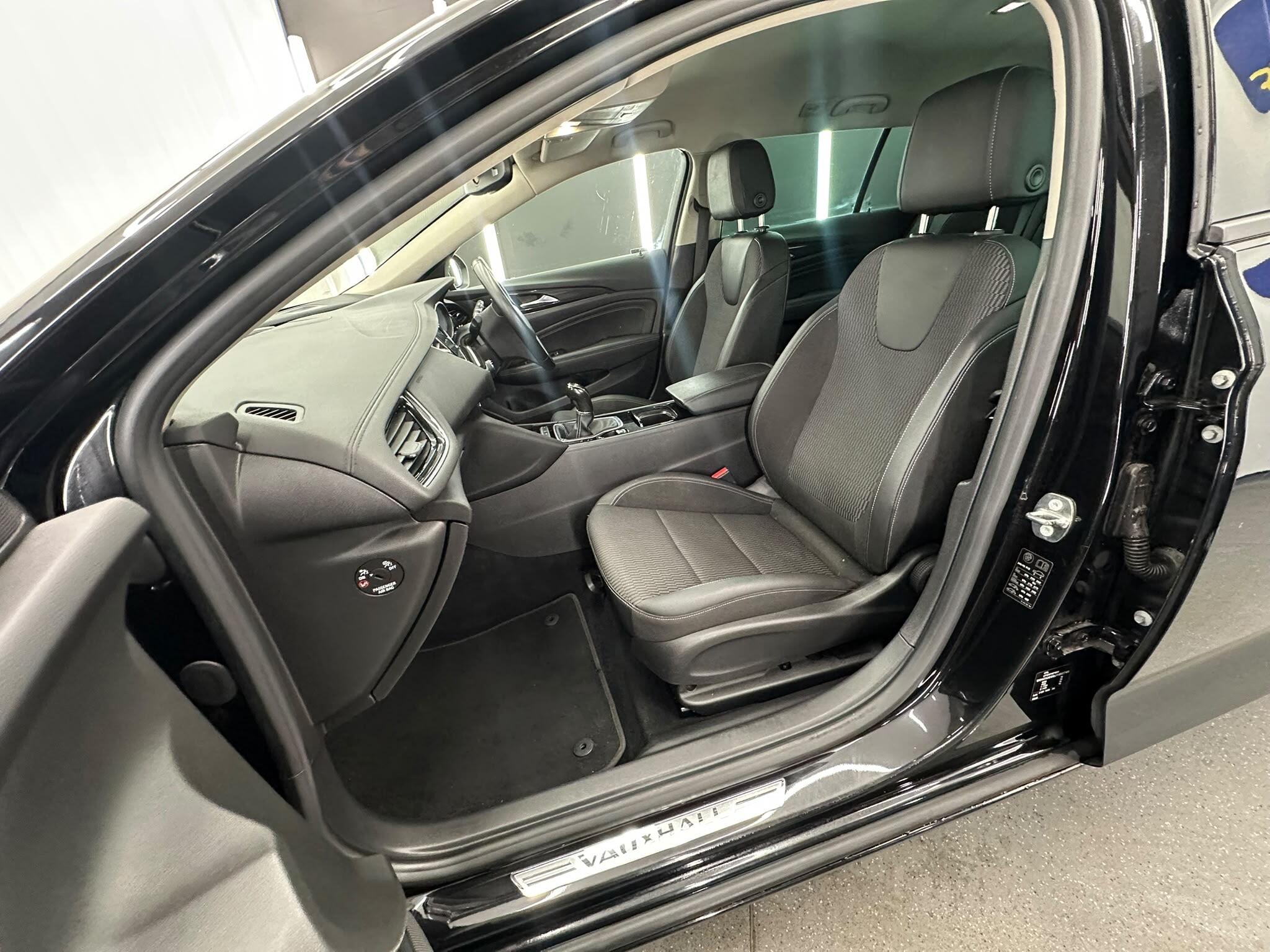 Vauxhall Insignia view 28