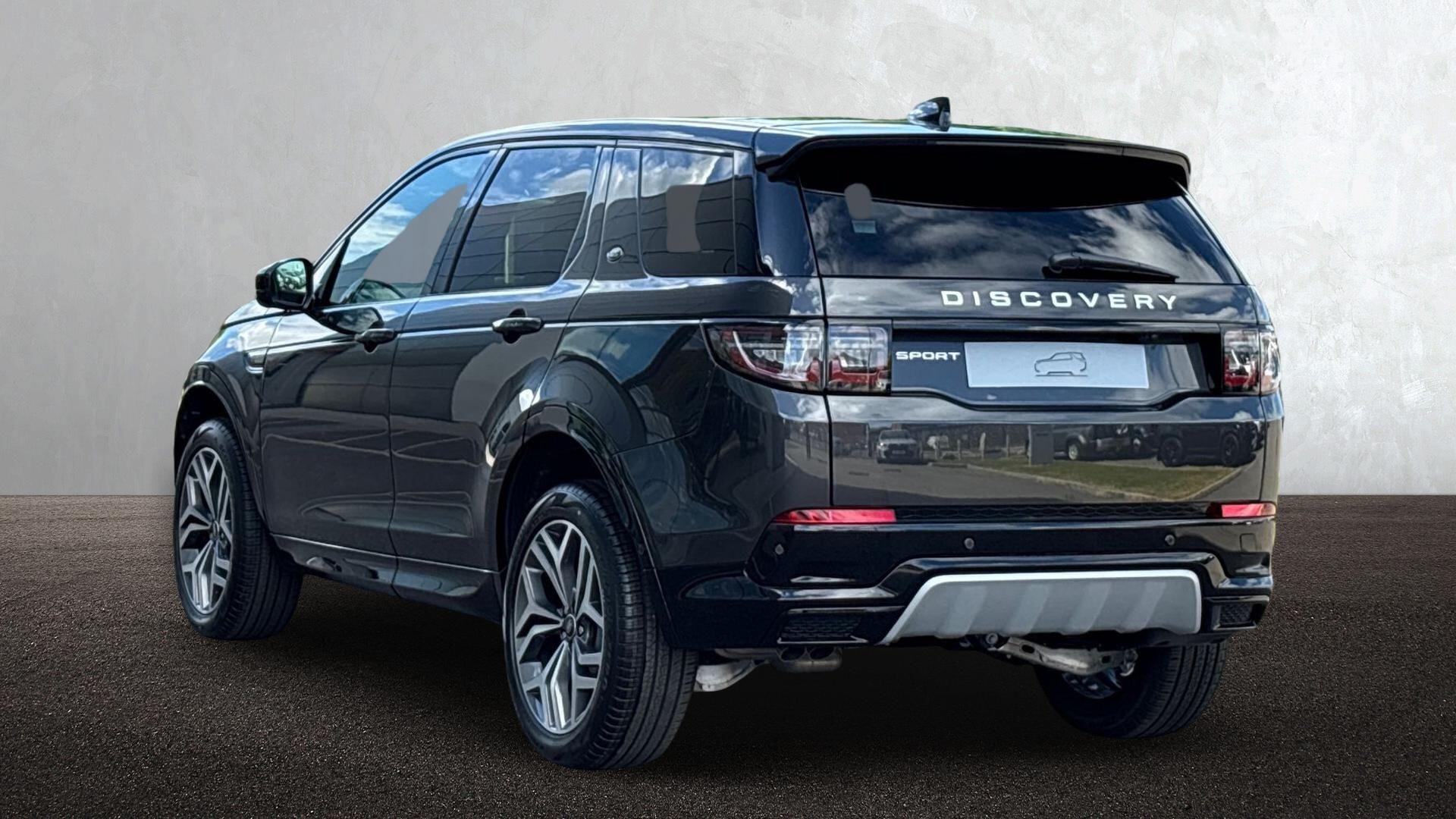 Land Rover Discovery Sport view 2