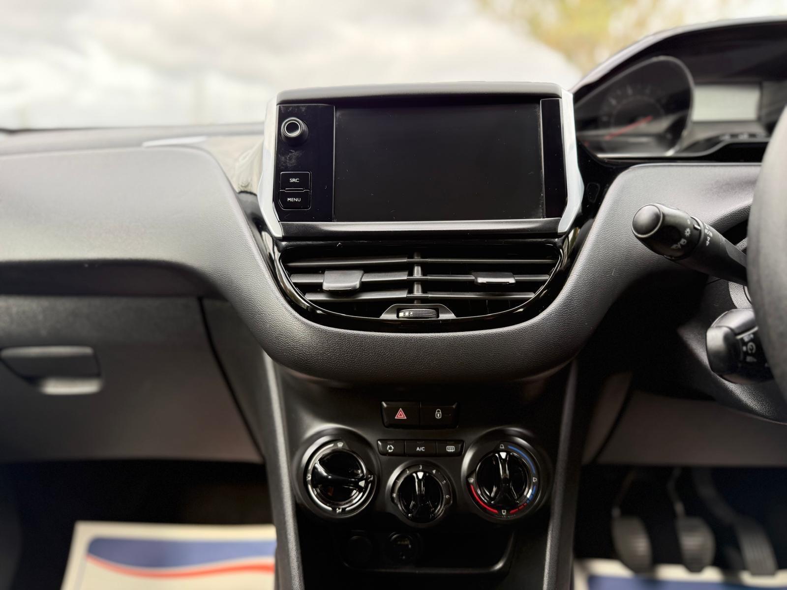Peugeot 208 view 52