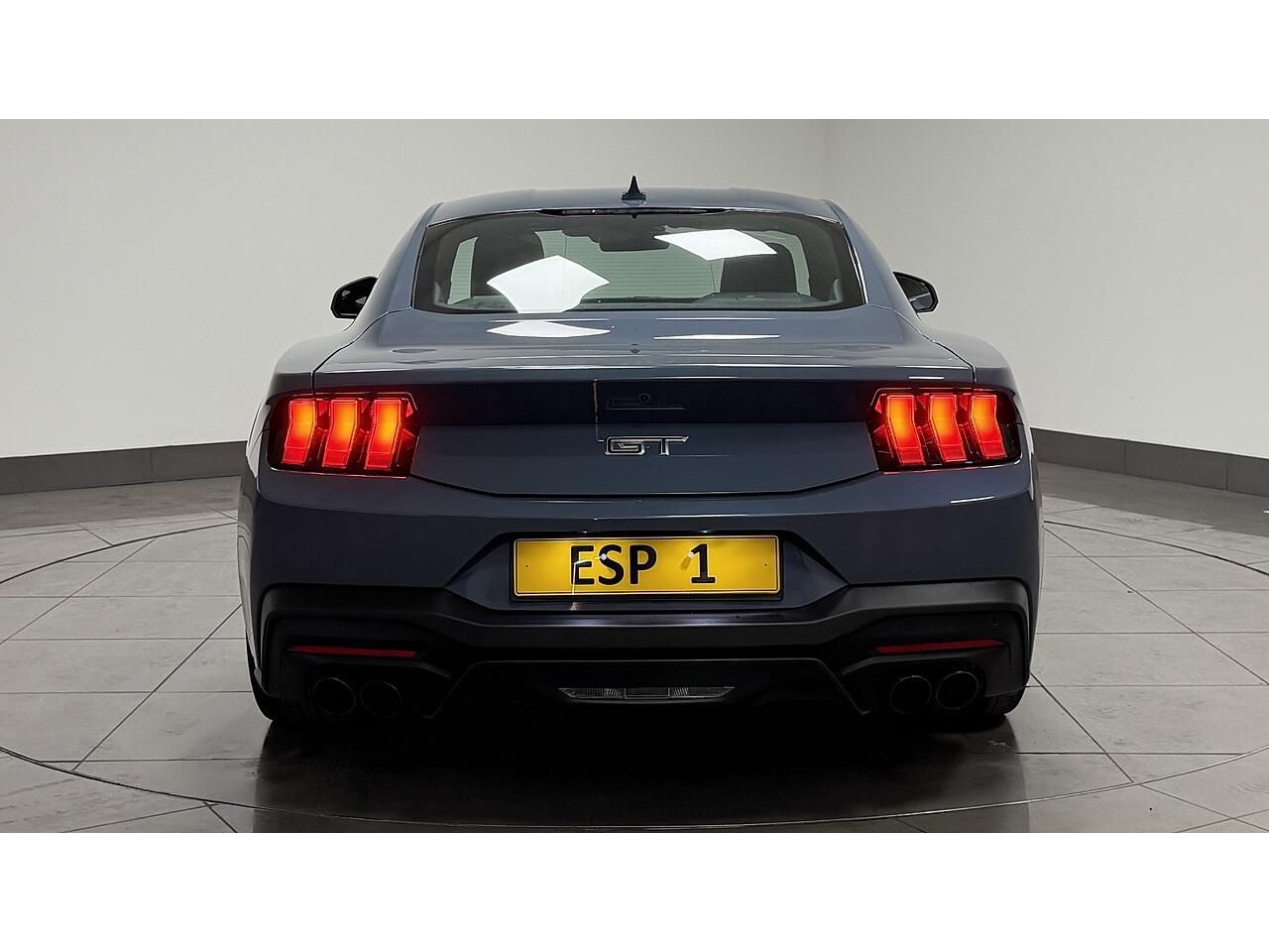 Ford Mustang view 7