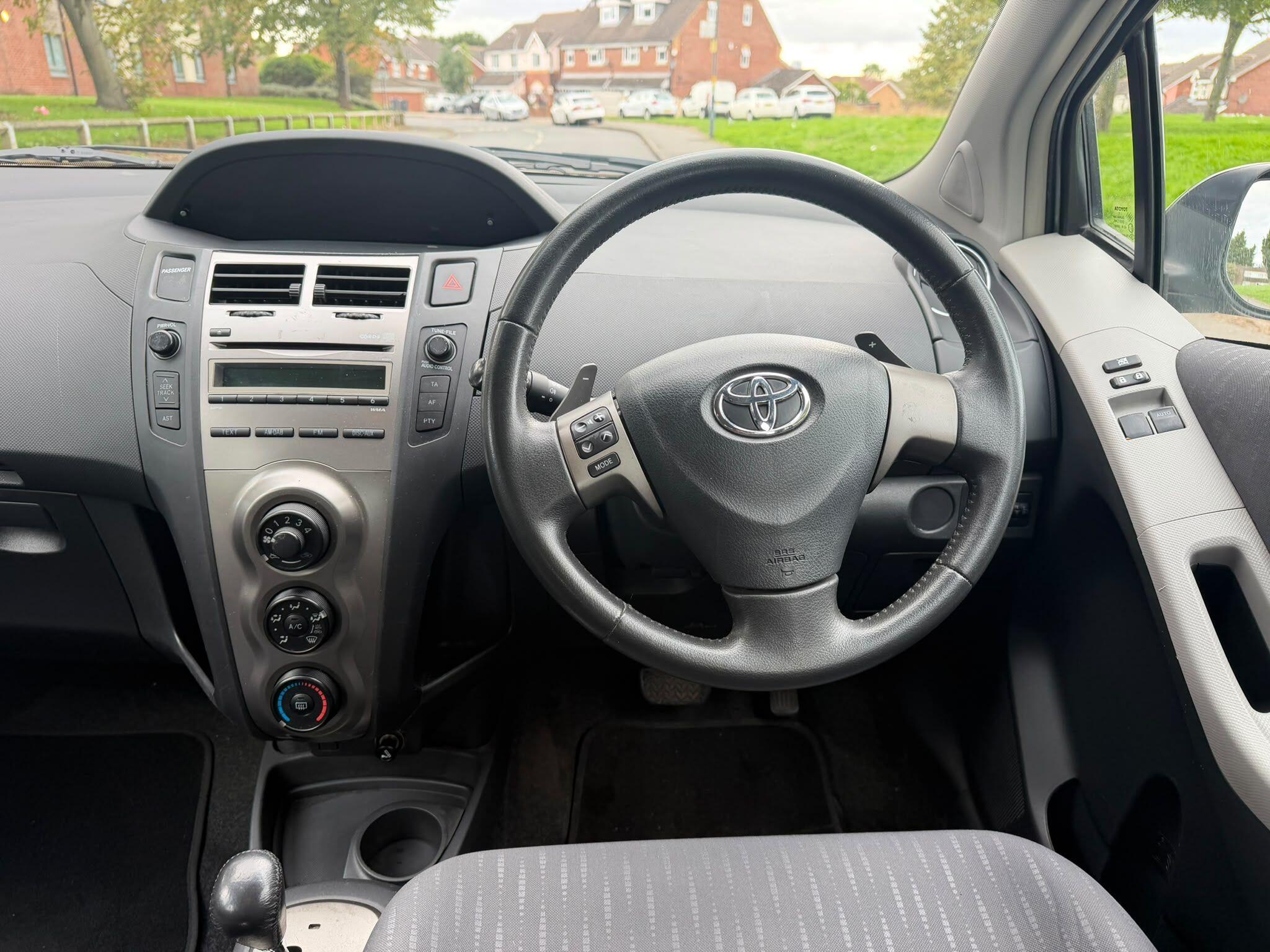 Toyota Yaris view 20