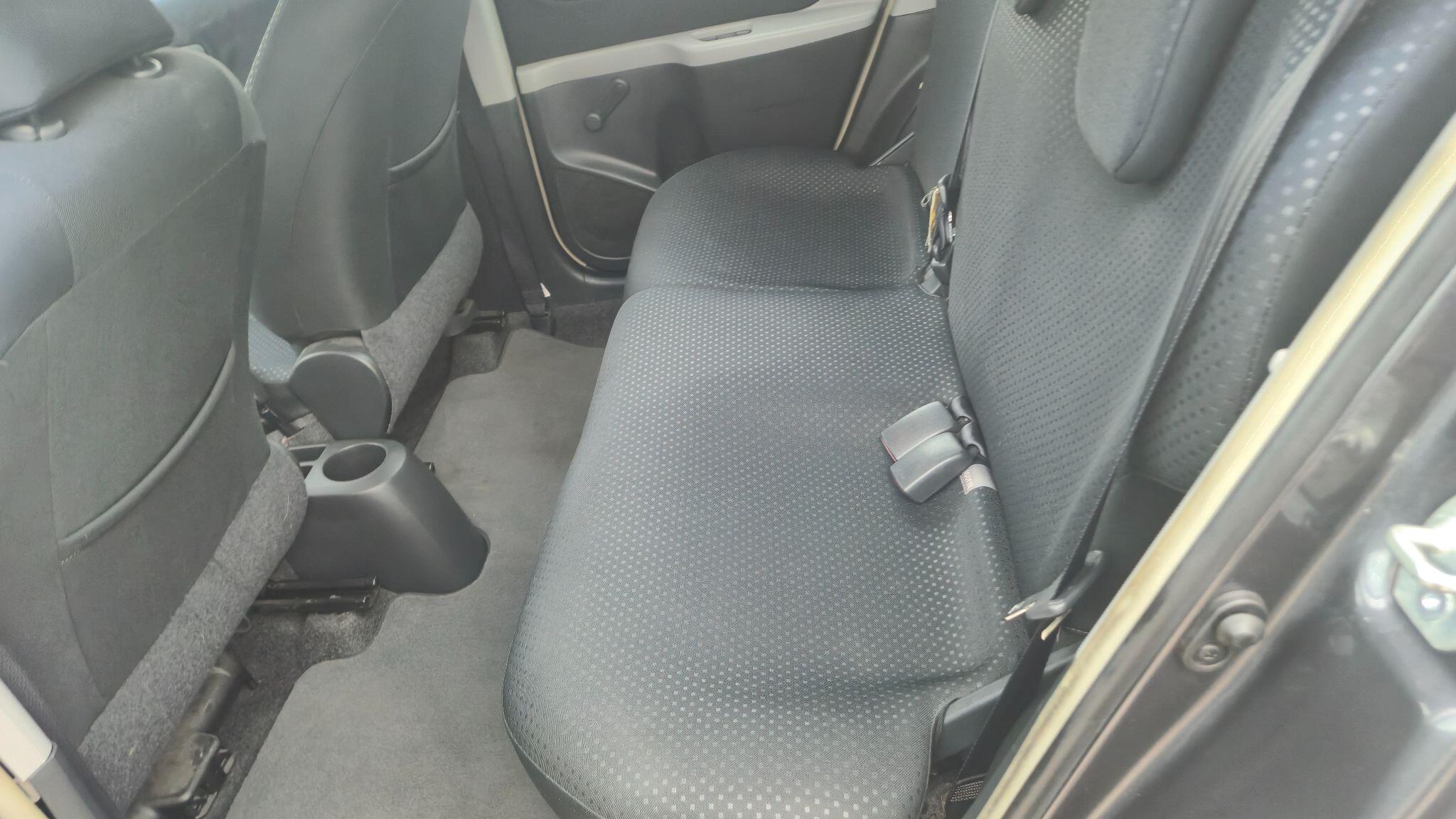 Toyota Yaris view 14