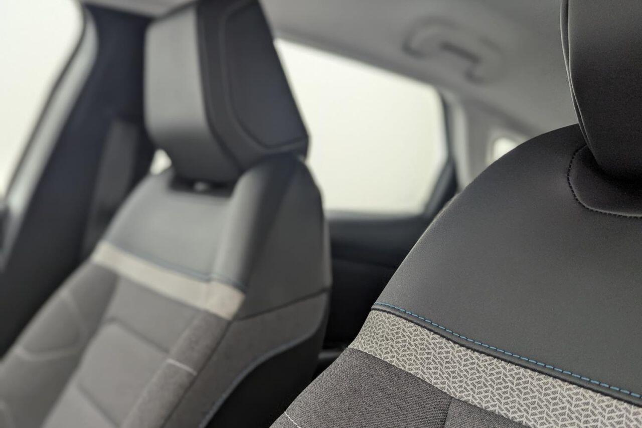 Citroen C4 view 26