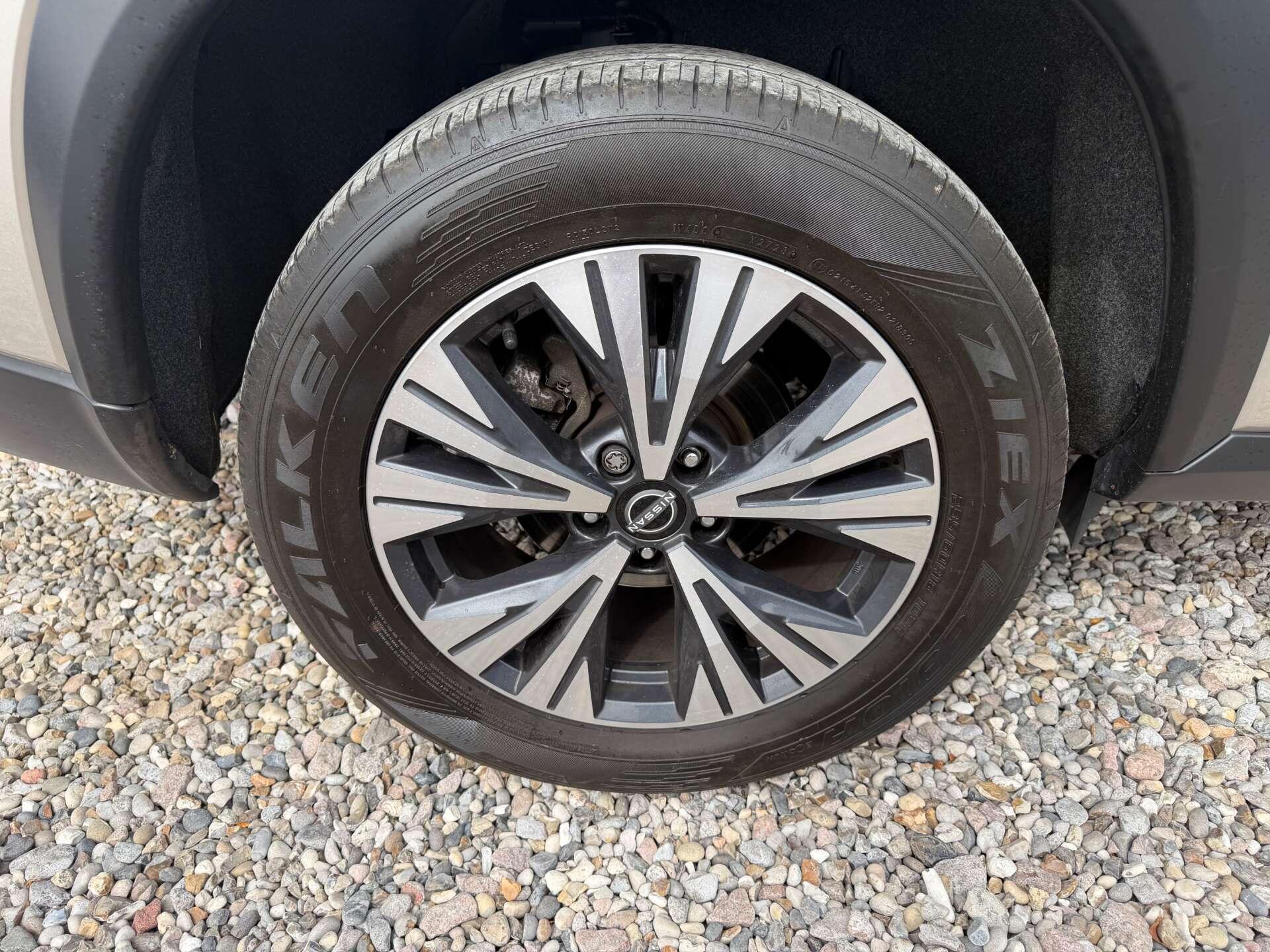 Nissan X-Trail view 10