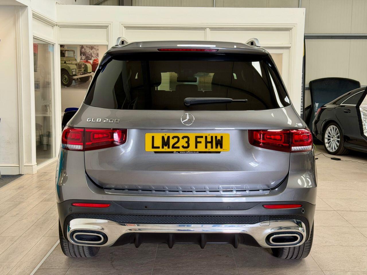 Mercedes-Benz GLB view 18