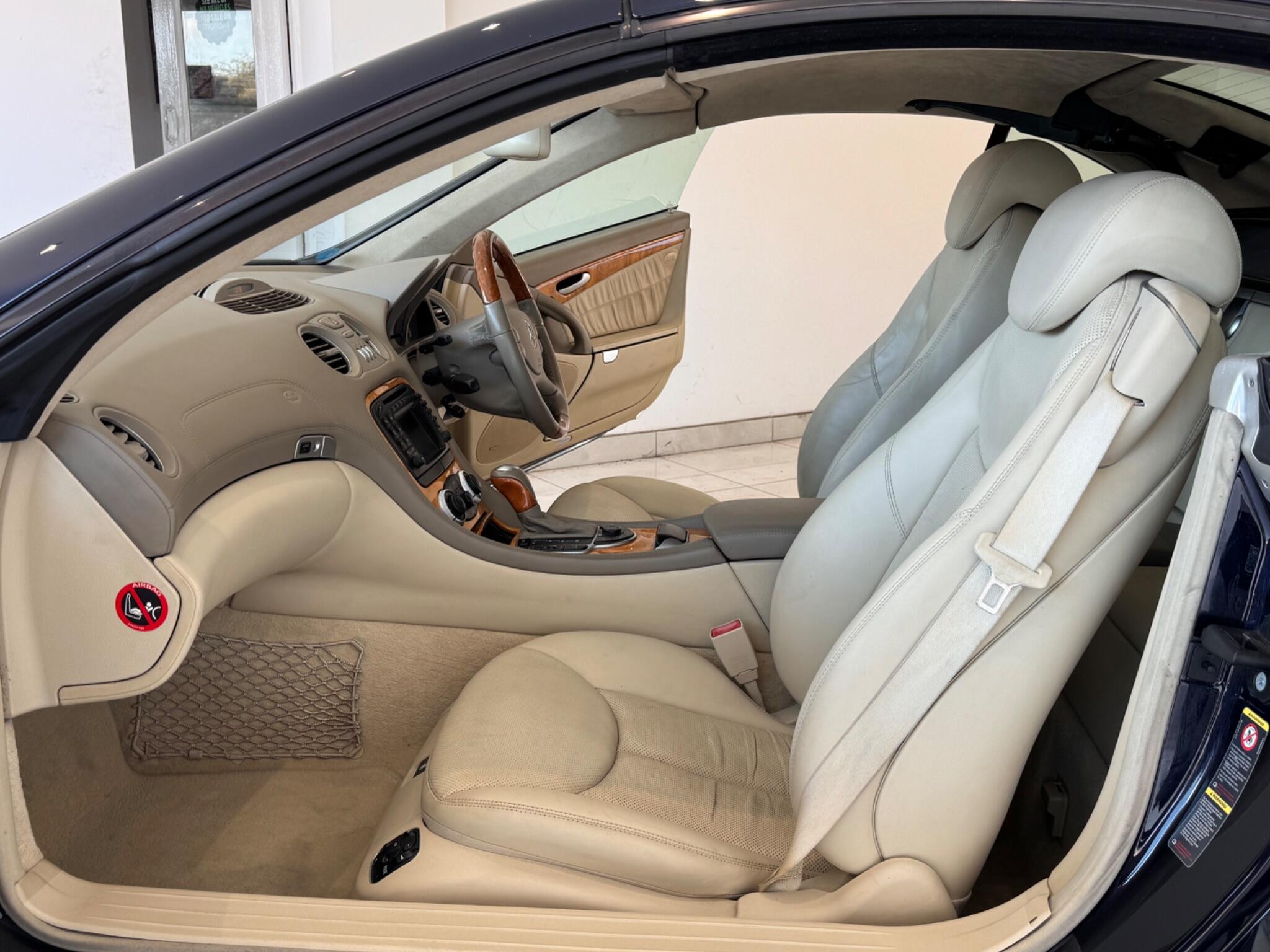 Mercedes-Benz SL view 25