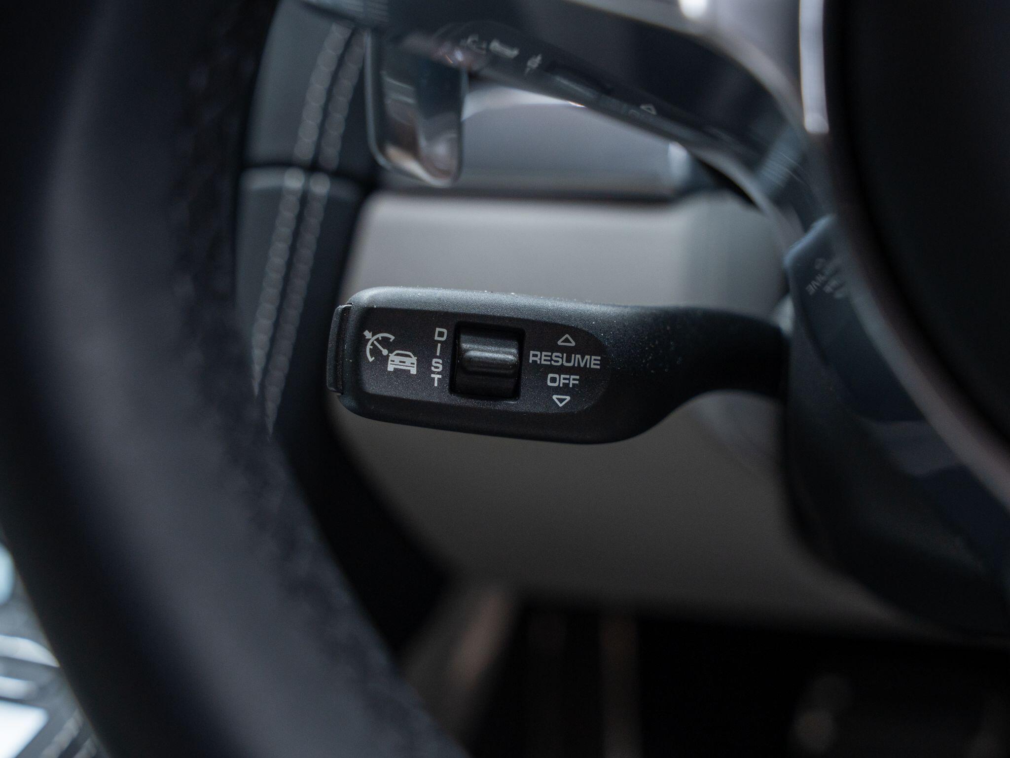 Porsche Cayman view 10