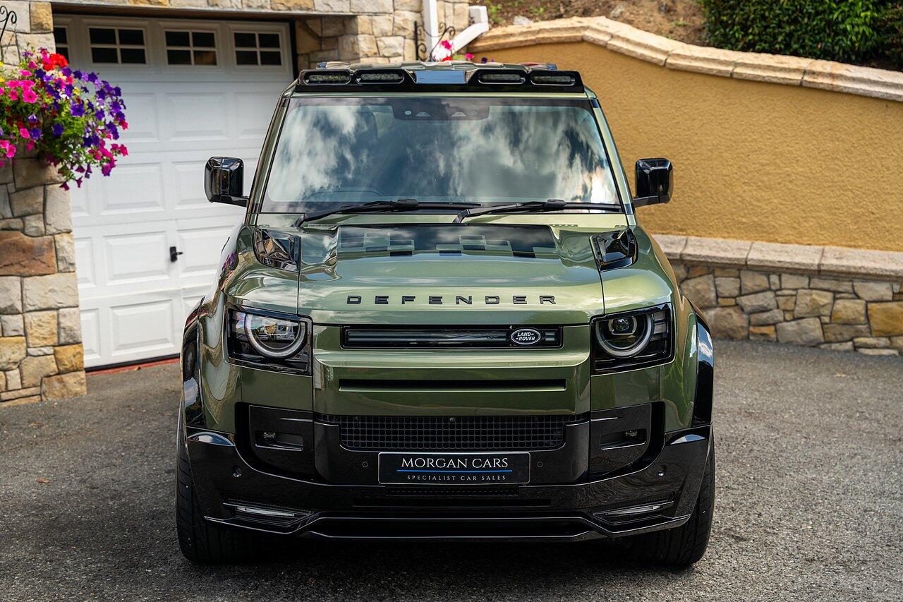 Land Rover Defender view 37