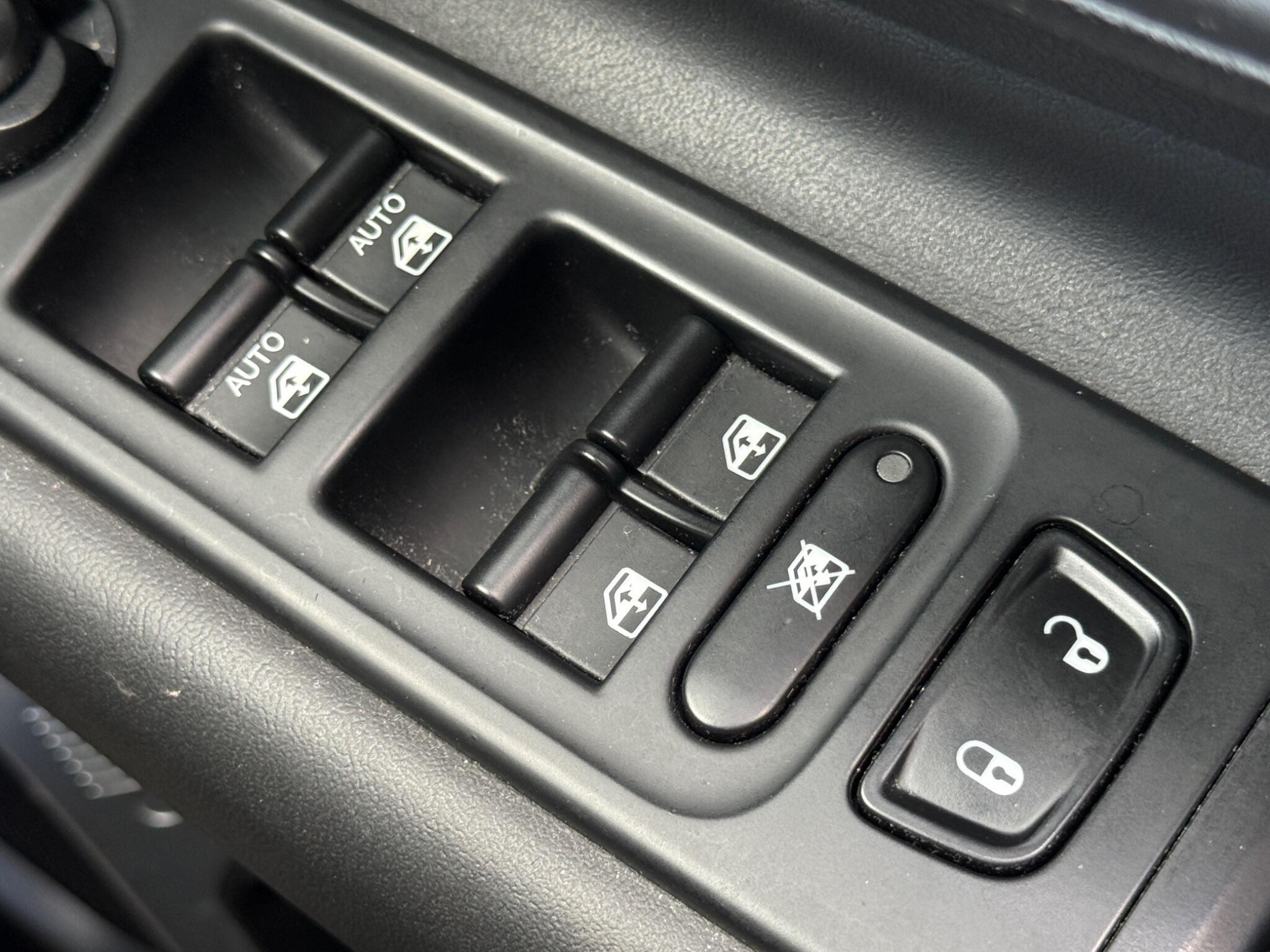 Jeep Renegade - Image 69