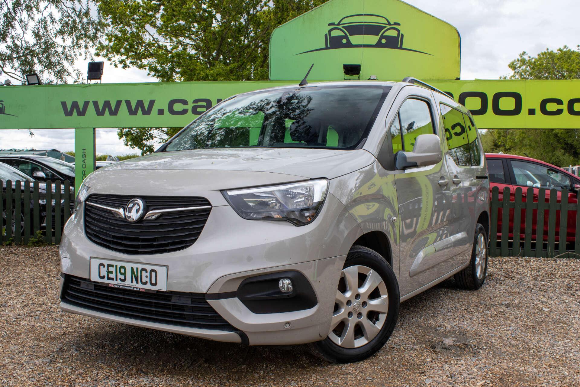 Vauxhall Combo Life view 3