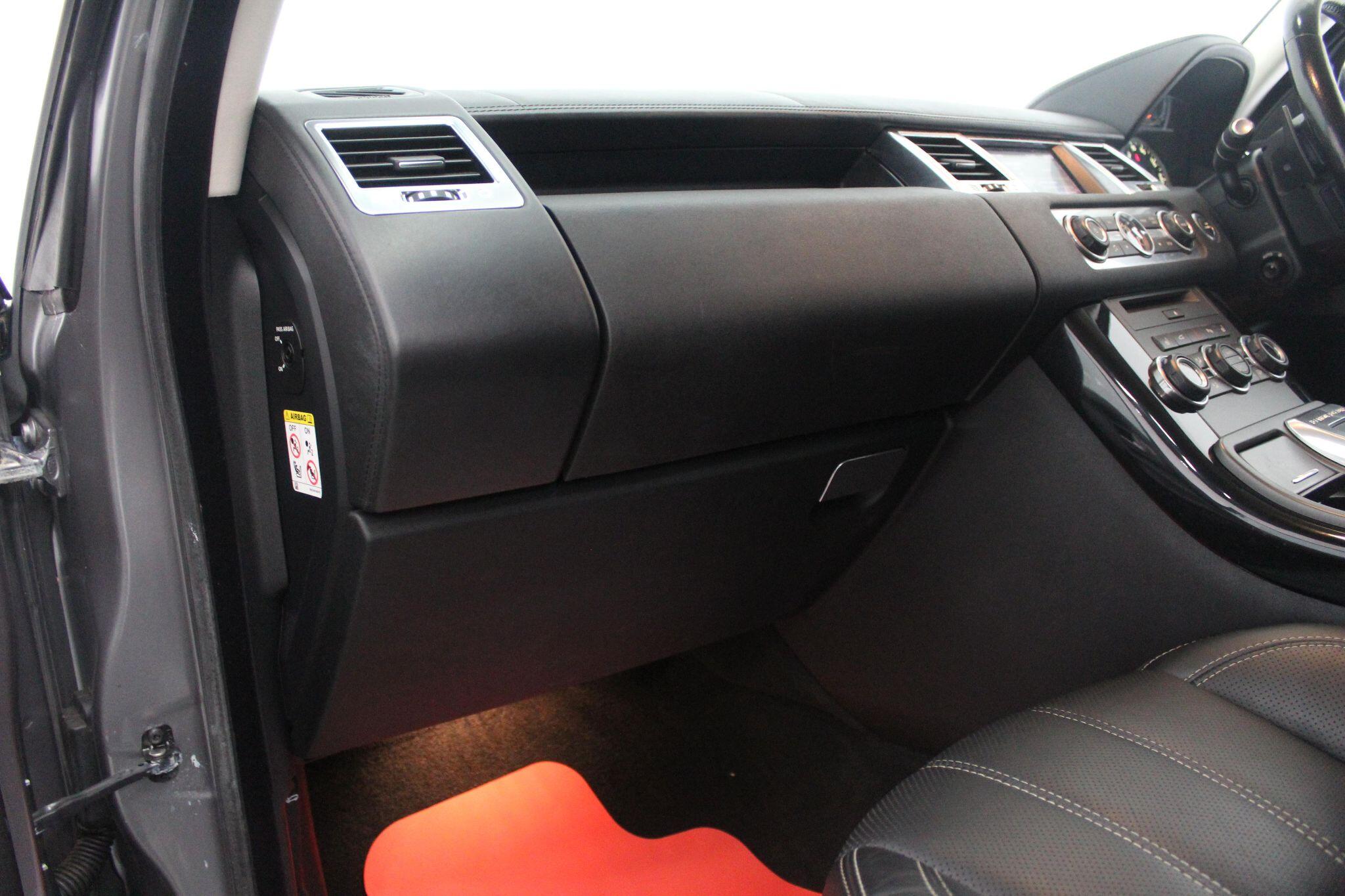 Land Rover Range Rover Sport view 32