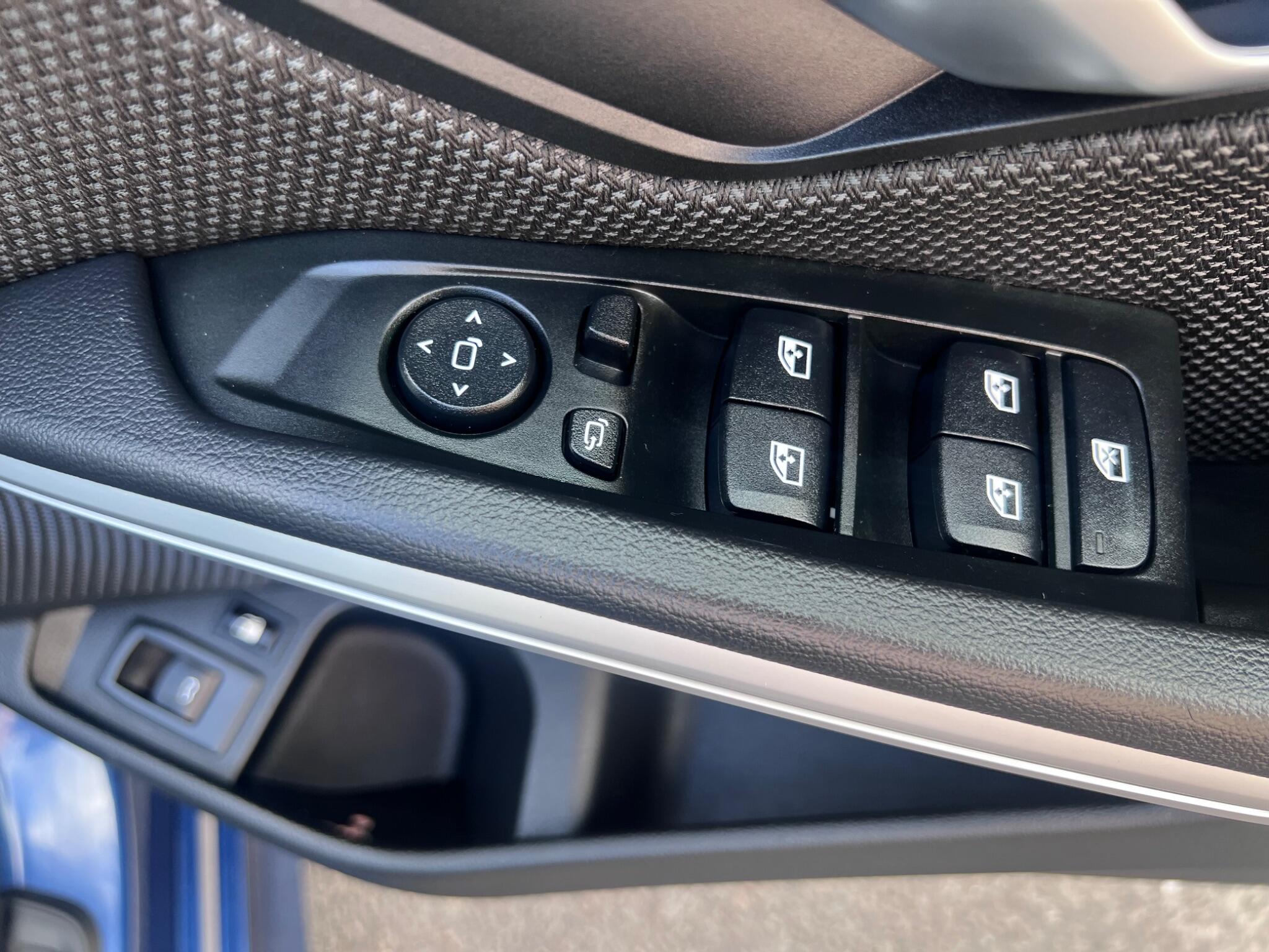 BMW 3 Series view 17