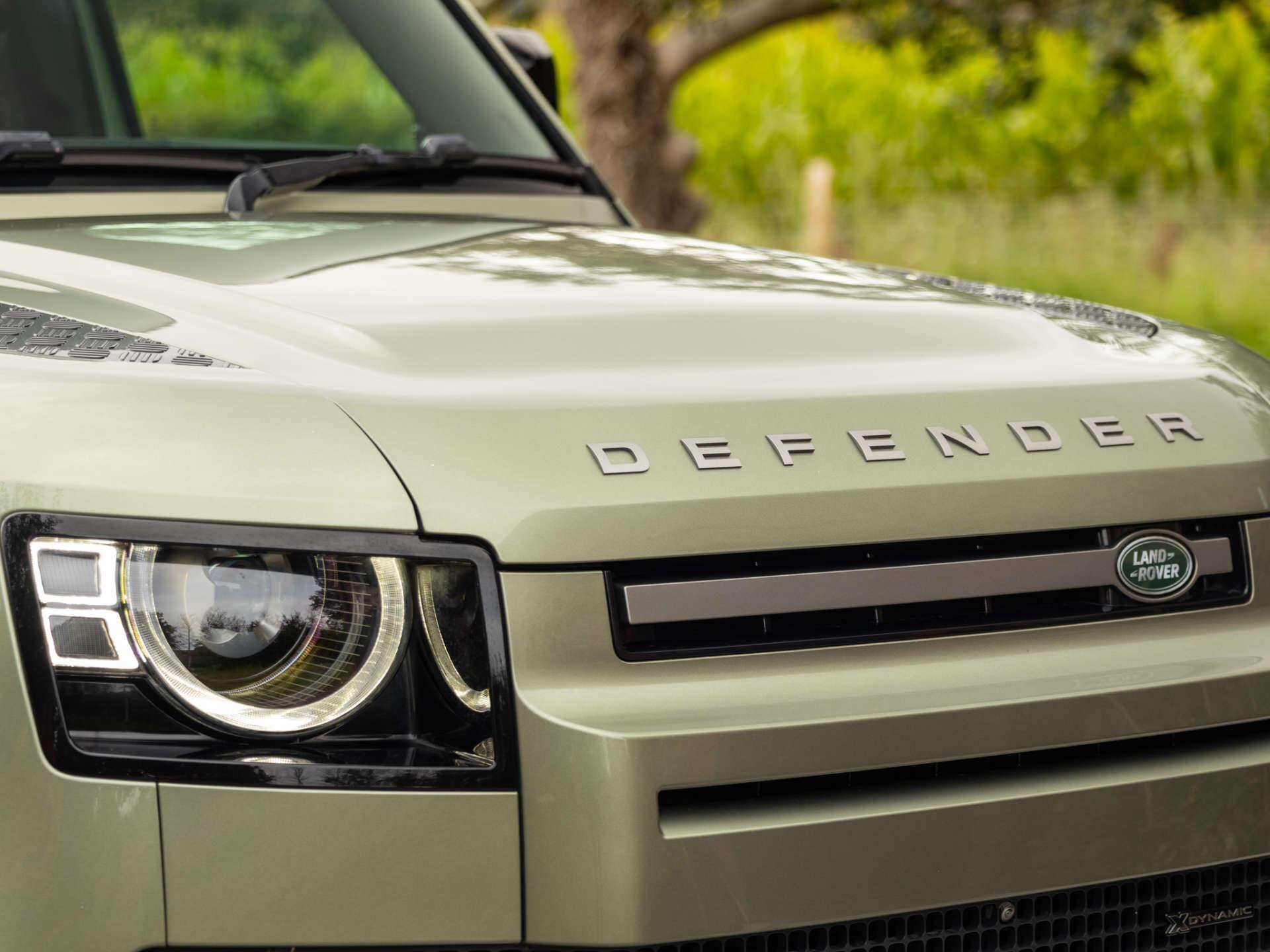 Land Rover Defender view 37