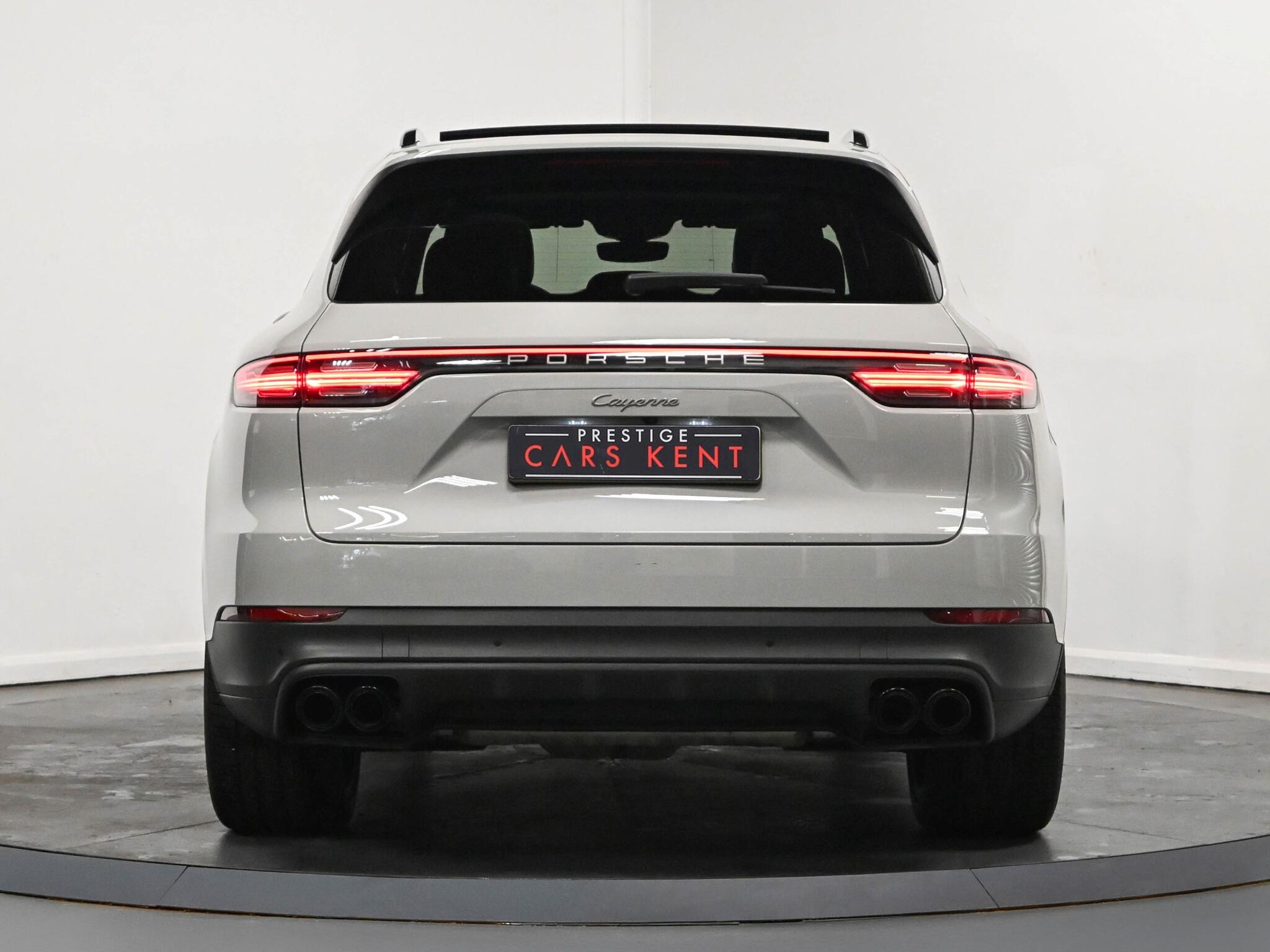 Porsche Cayenne view 24