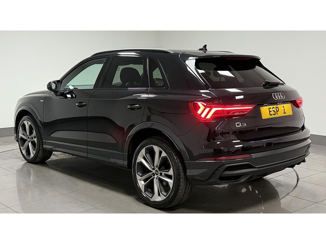 Audi Q3 view 5