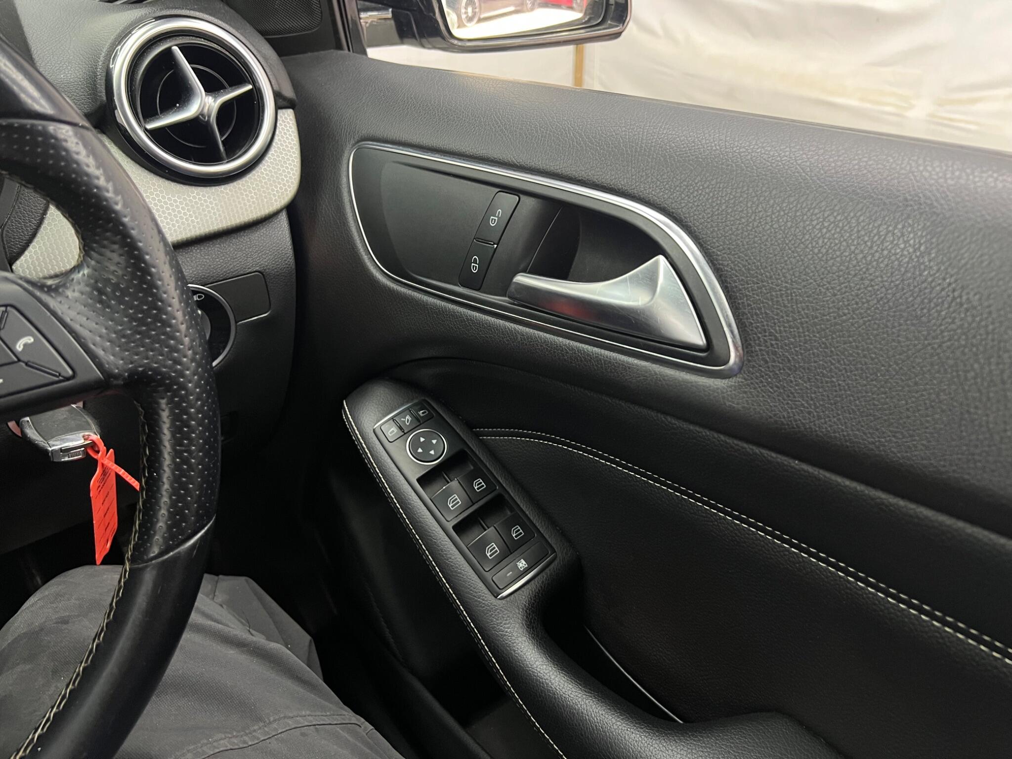 Mercedes-Benz B Class view 25