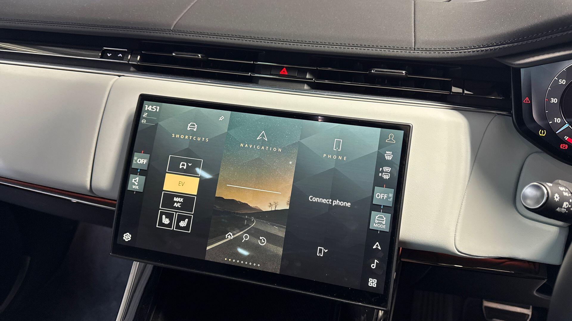 Land Rover Range Rover Sport view 11