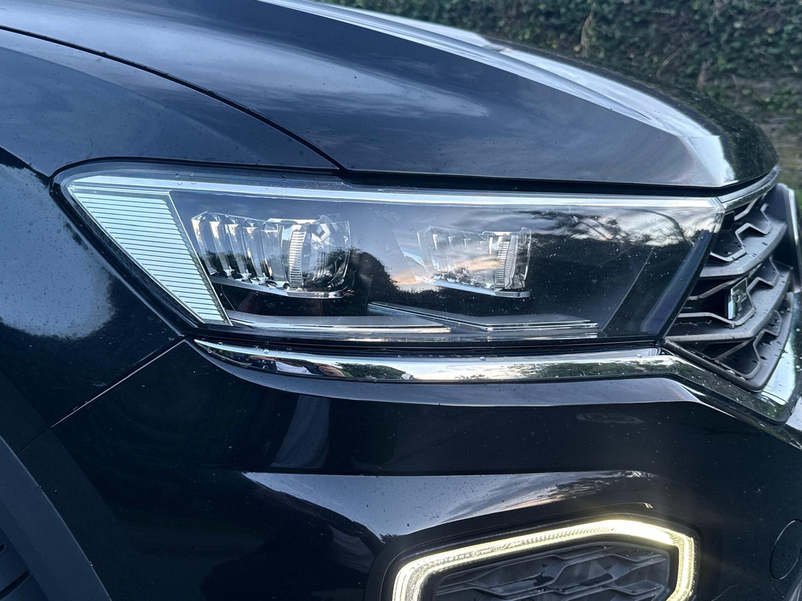 Volkswagen T-Roc view 27