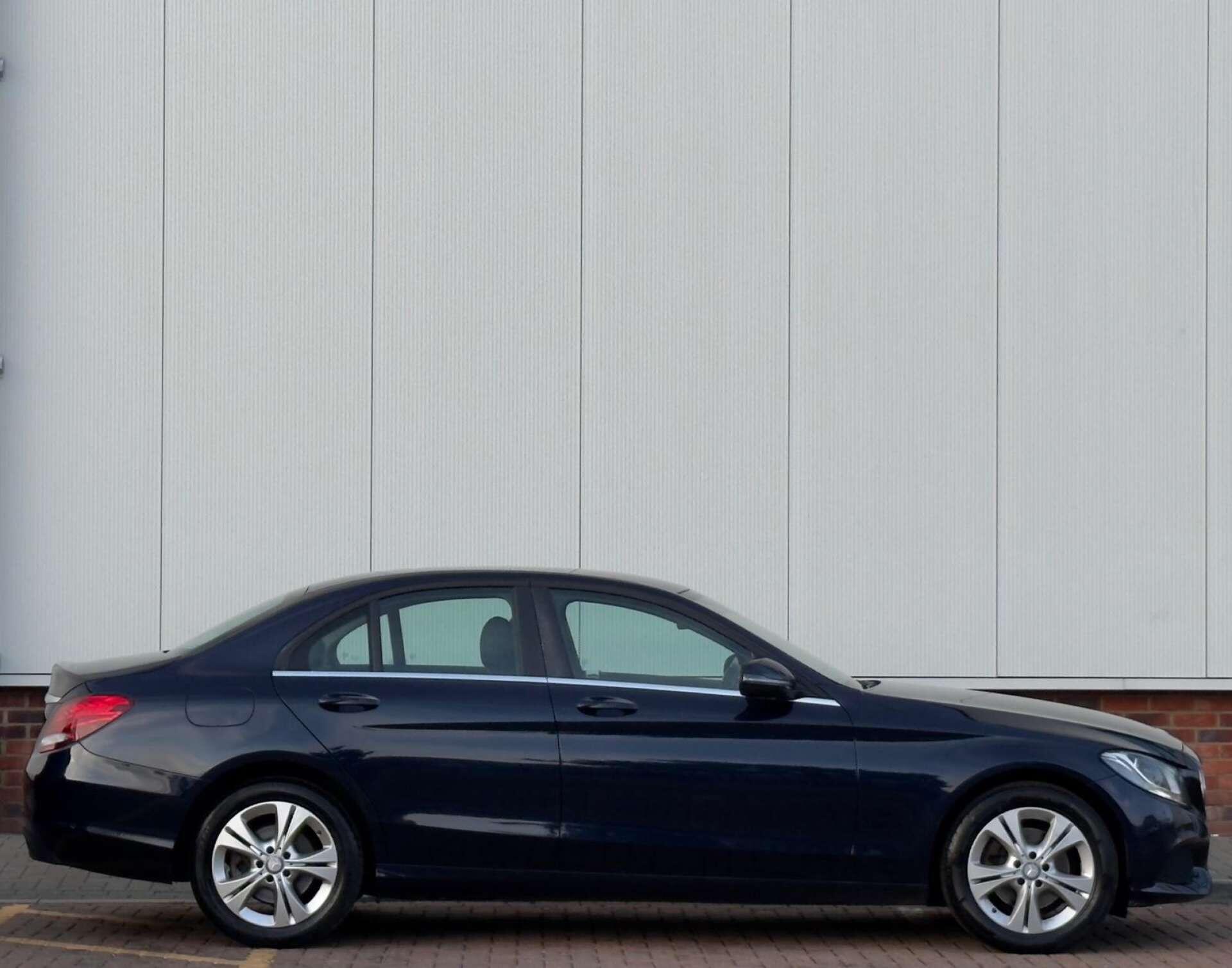 Mercedes-Benz C Class view 7