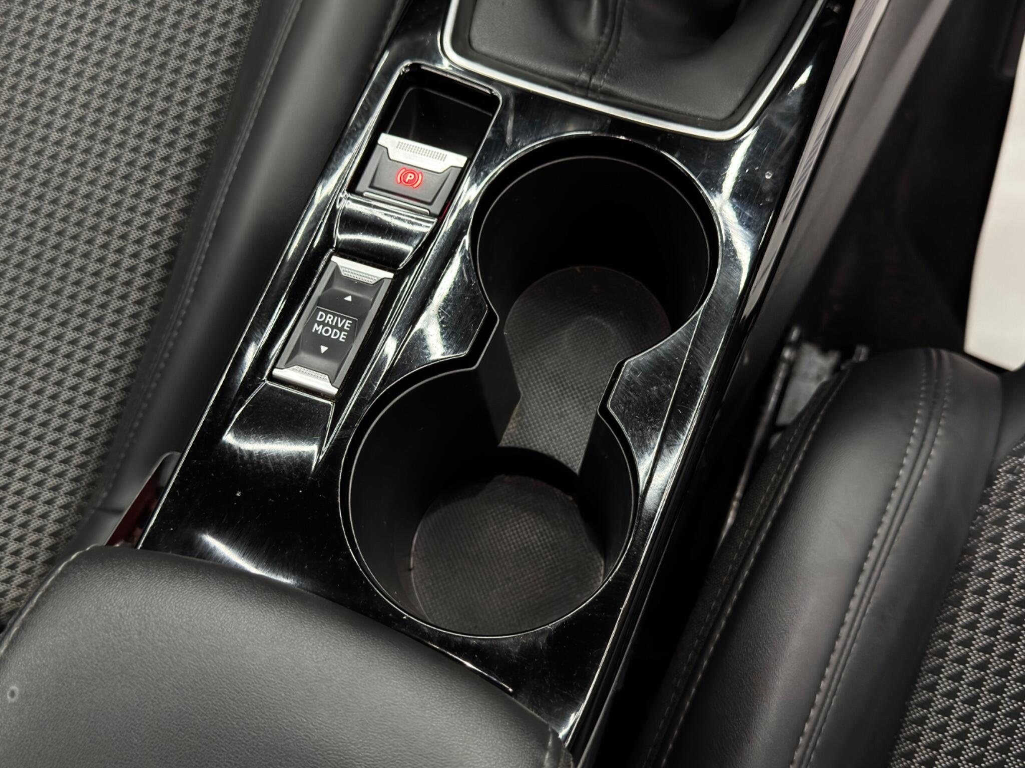 Peugeot 208 view 25