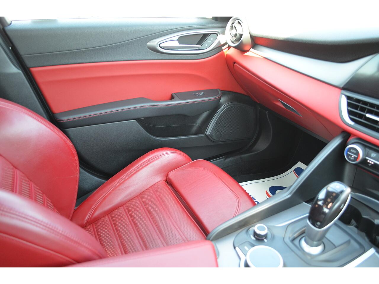 Alfa Romeo Giulia view 39