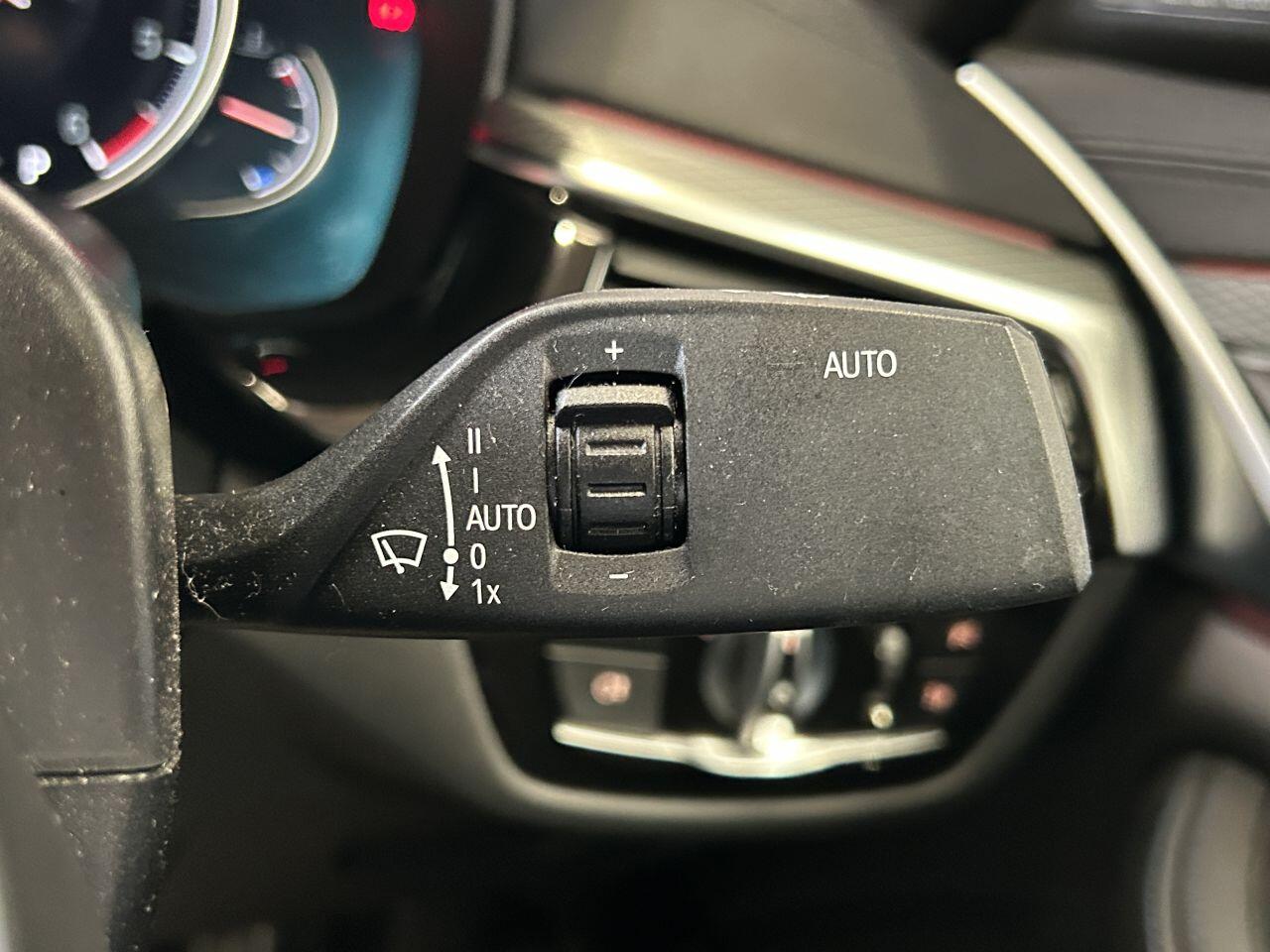 BMW 5 Series view 38