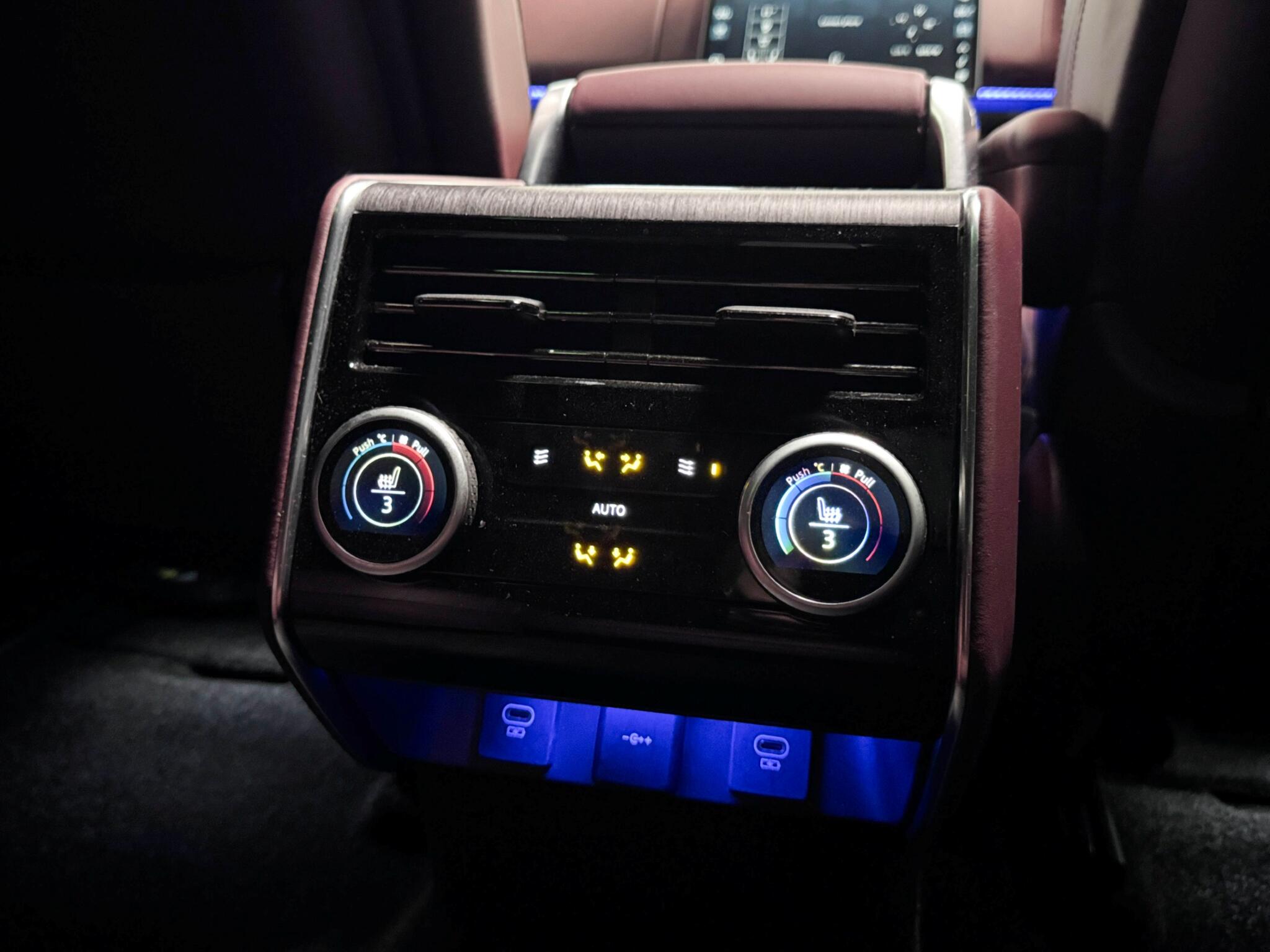 Land Rover Range Rover view 24
