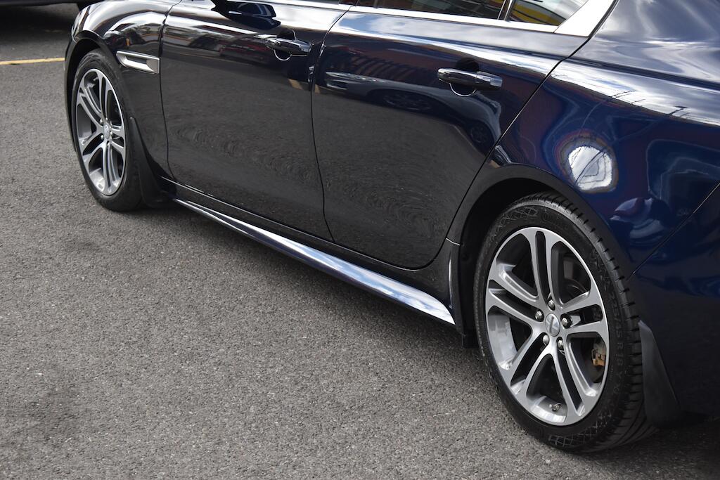 Jaguar Xe view 25