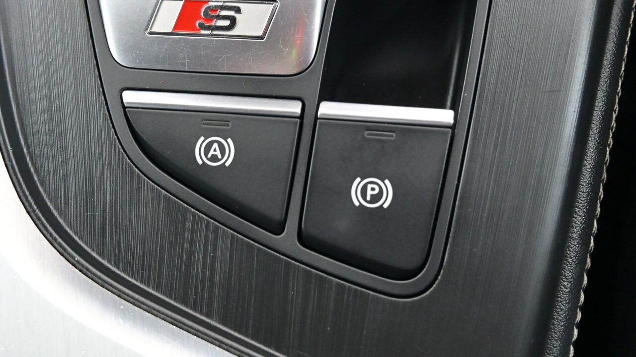 Audi S4 view 40