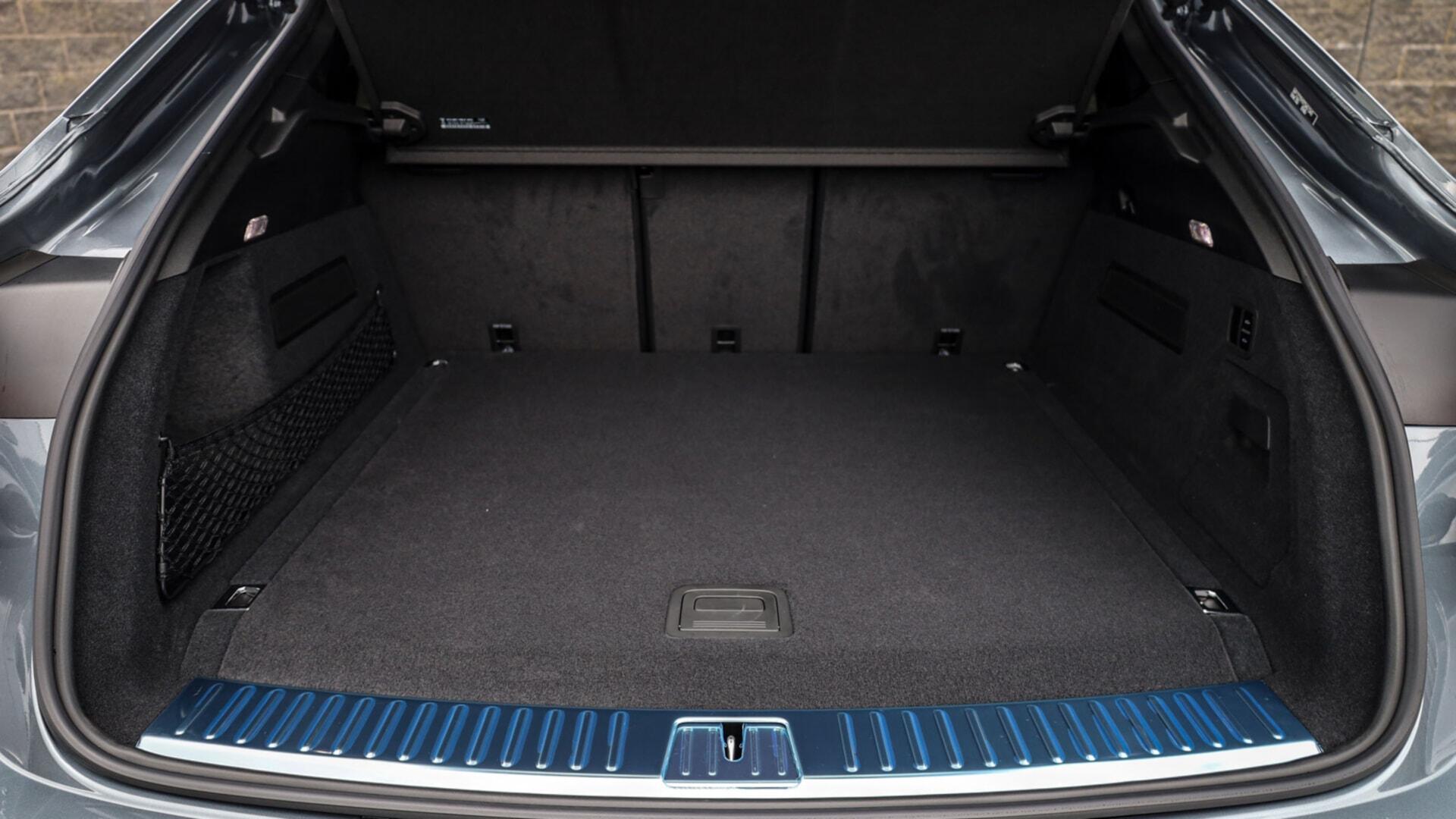 Porsche Cayenne view 32